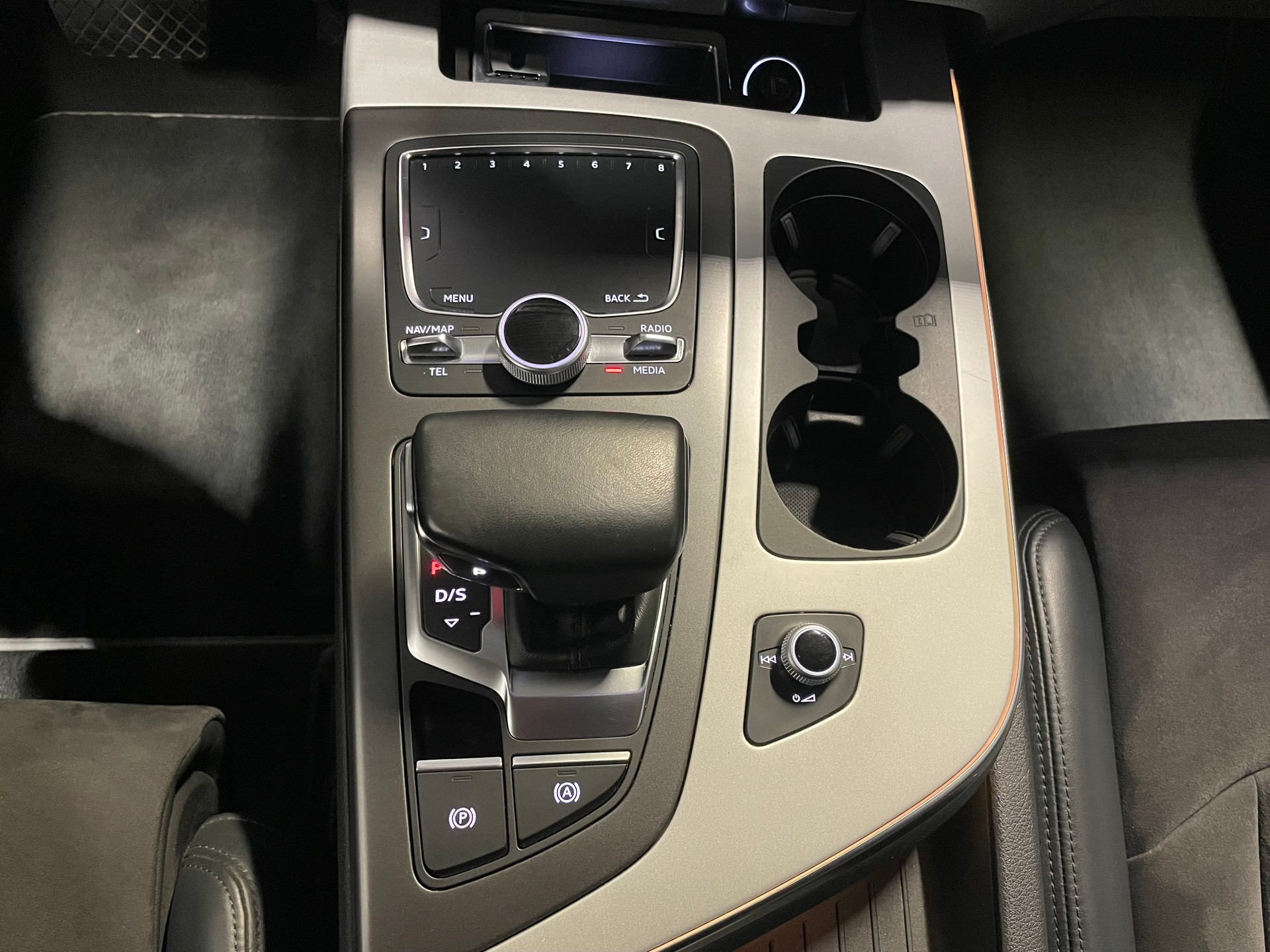 AUDI Q7 3.0 TDI quattro tiptronic 7 Pl. (39)-image-19