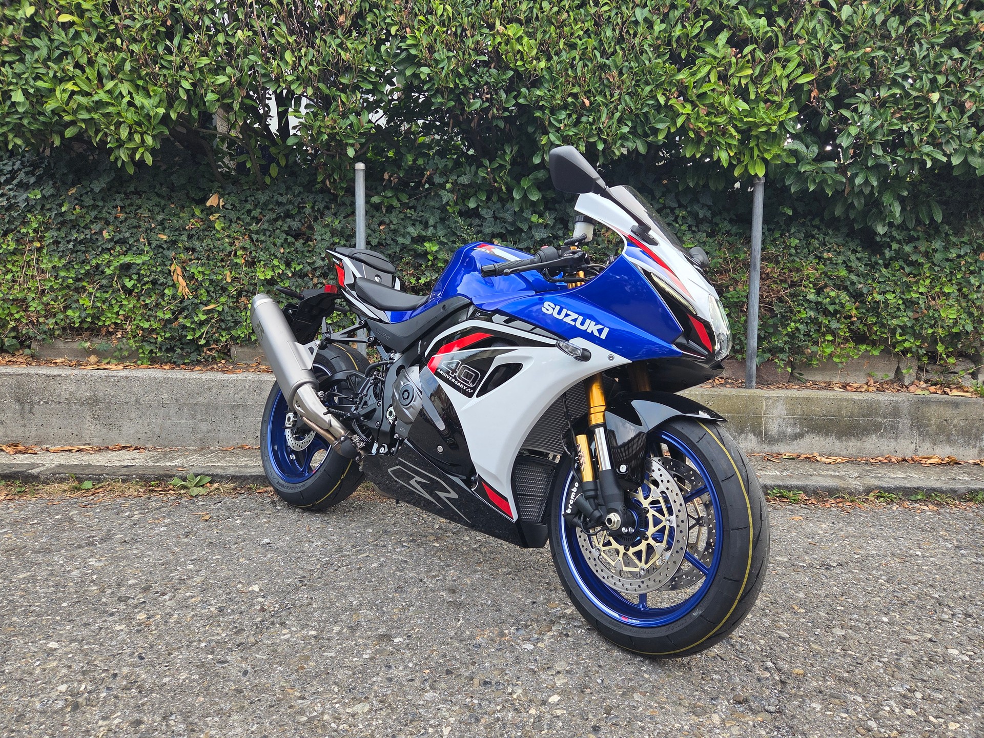 SUZUKI GSX-R 1000-image-1