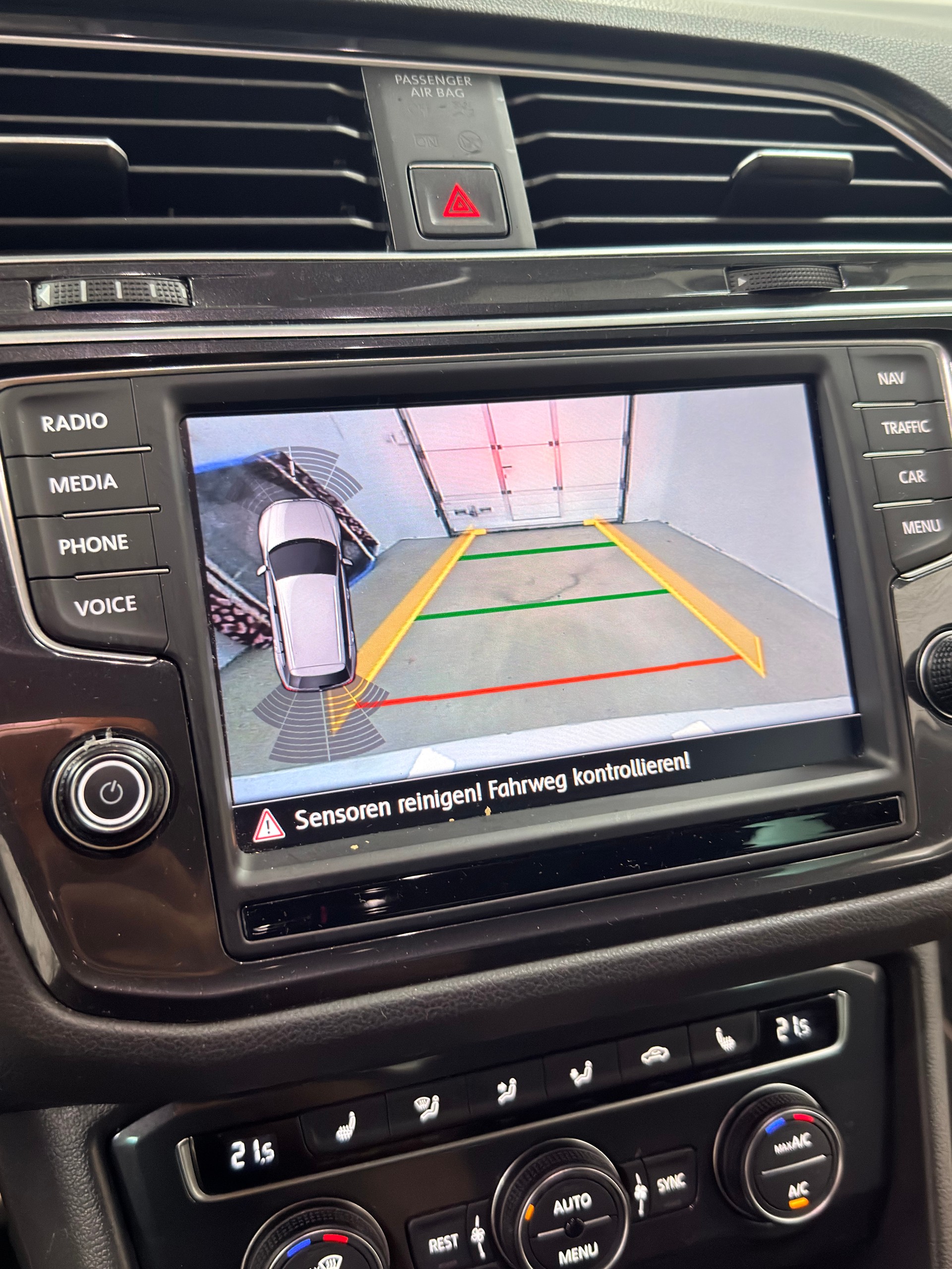 VW Tiguan 2.0 TDI SCR Comfortline 4Motion DSG-image-11