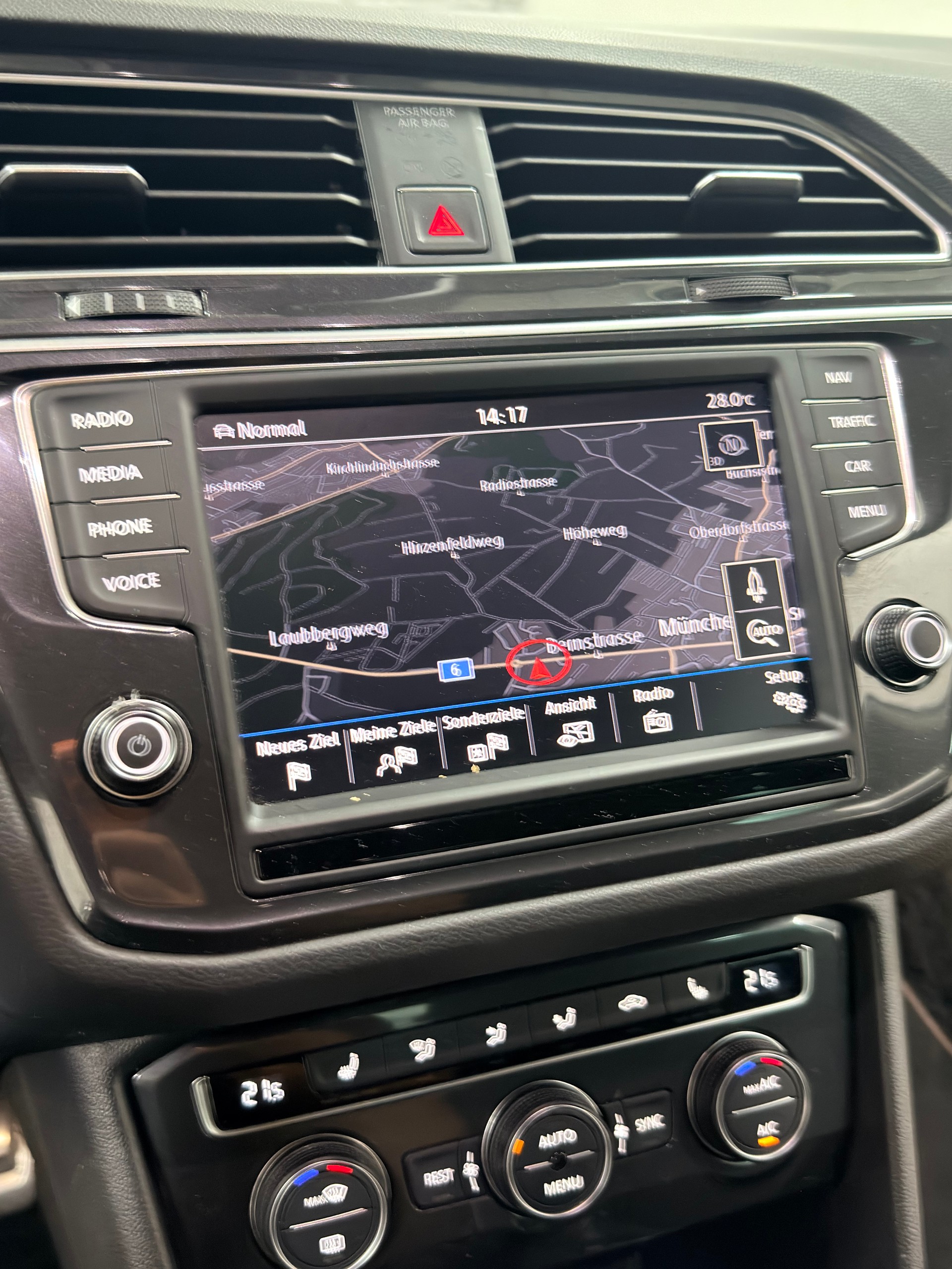 VW Tiguan 2.0 TDI SCR Comfortline 4Motion DSG-image-10