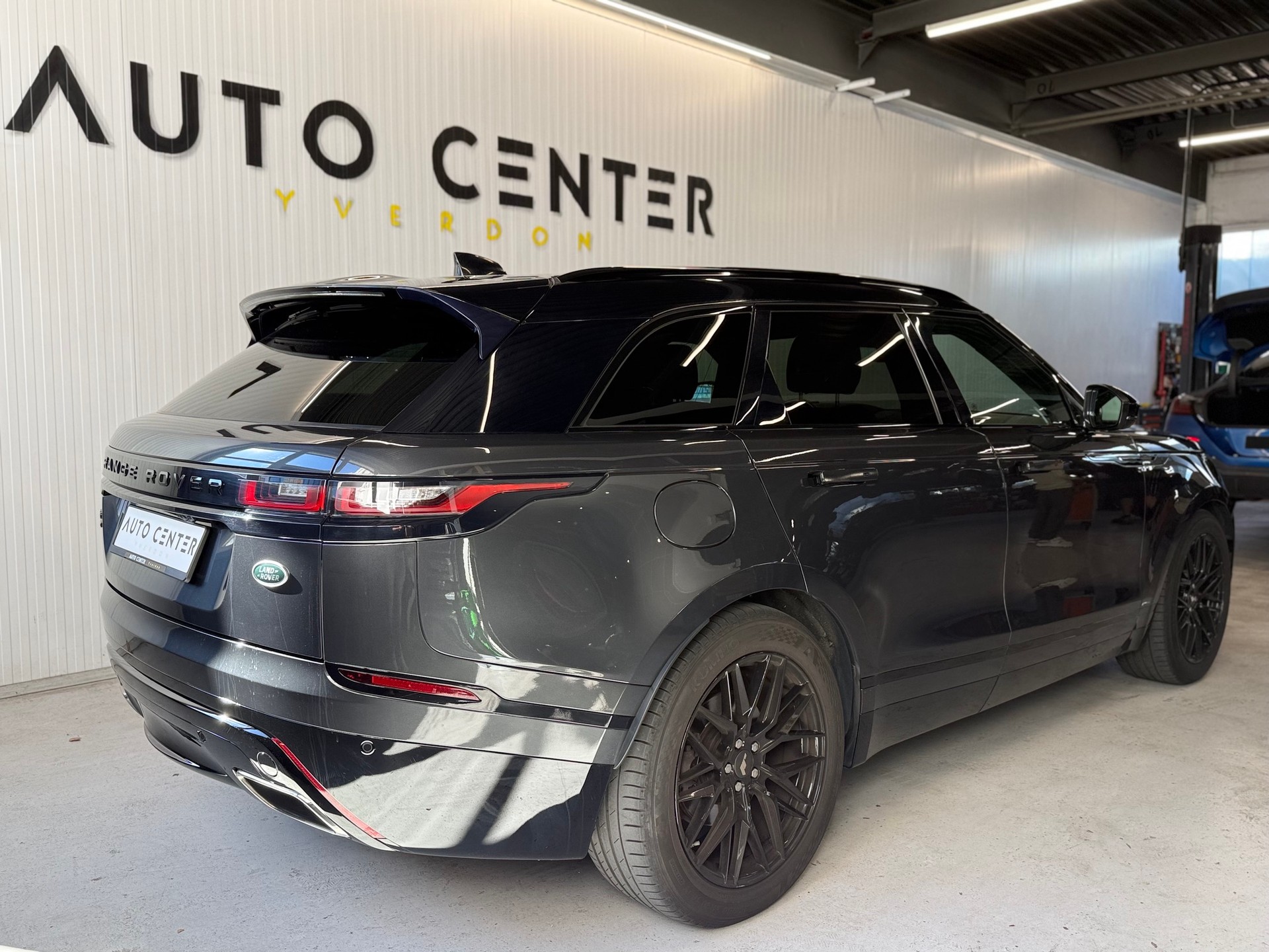 LAND ROVER Range Rover Velar P 300 S Automatic-showroom-element-2