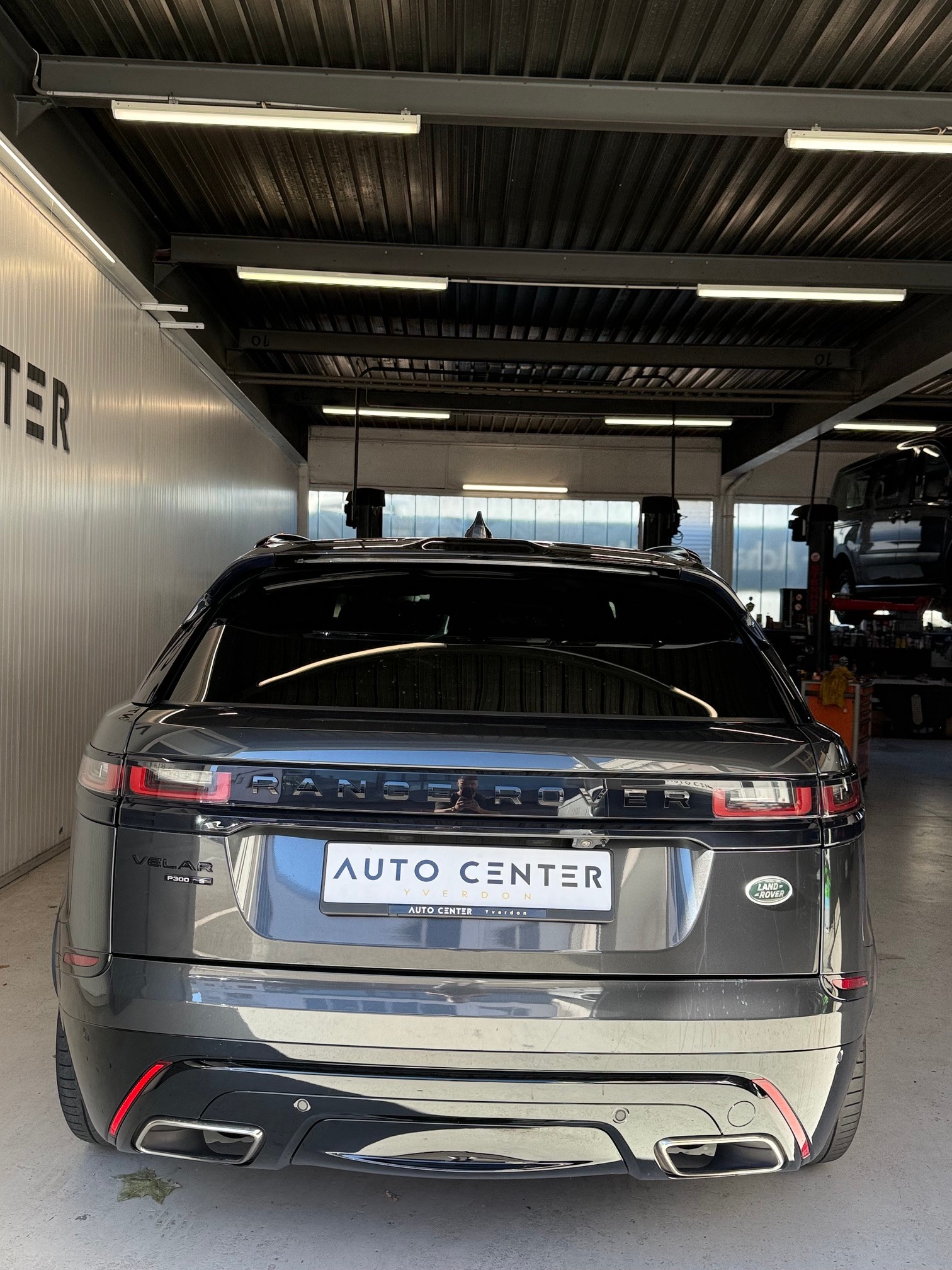 LAND ROVER Range Rover Velar P 300 S Automatic-showroom-element-3