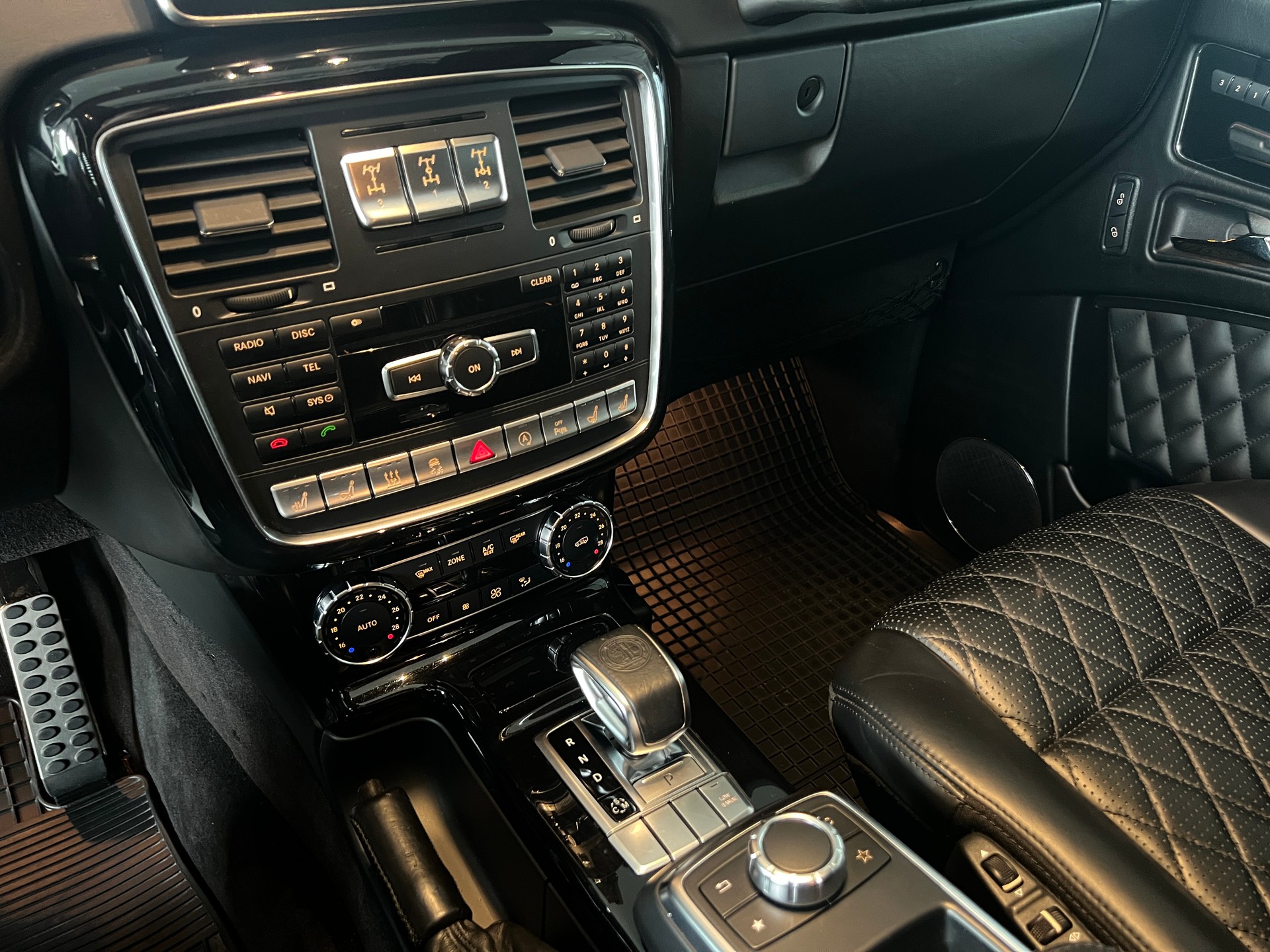 MERCEDES-BENZ G 63 AMG Speedshift Plus 7G-Tronic-image-12