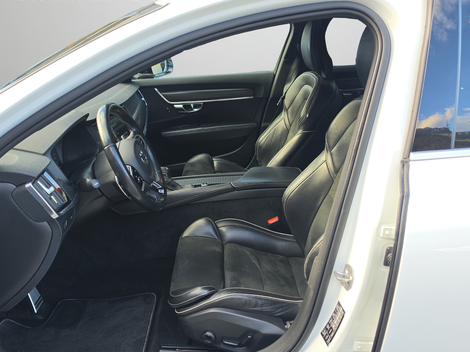 VOLVO V90 2.0 D5 R-Design AWD-image-9
