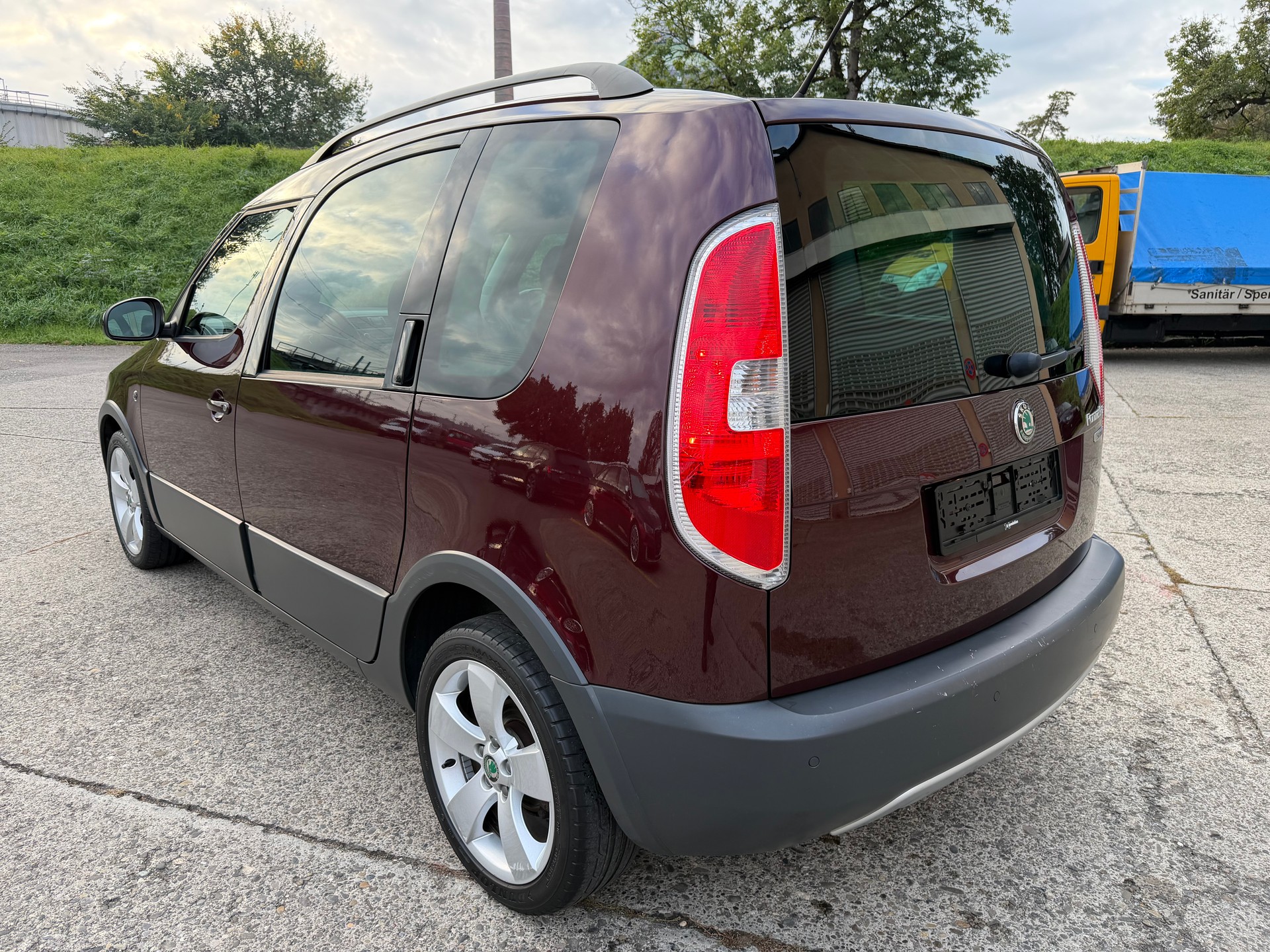 SKODA Roomster 1.2 TSI Scout DSG-showroom-element-2