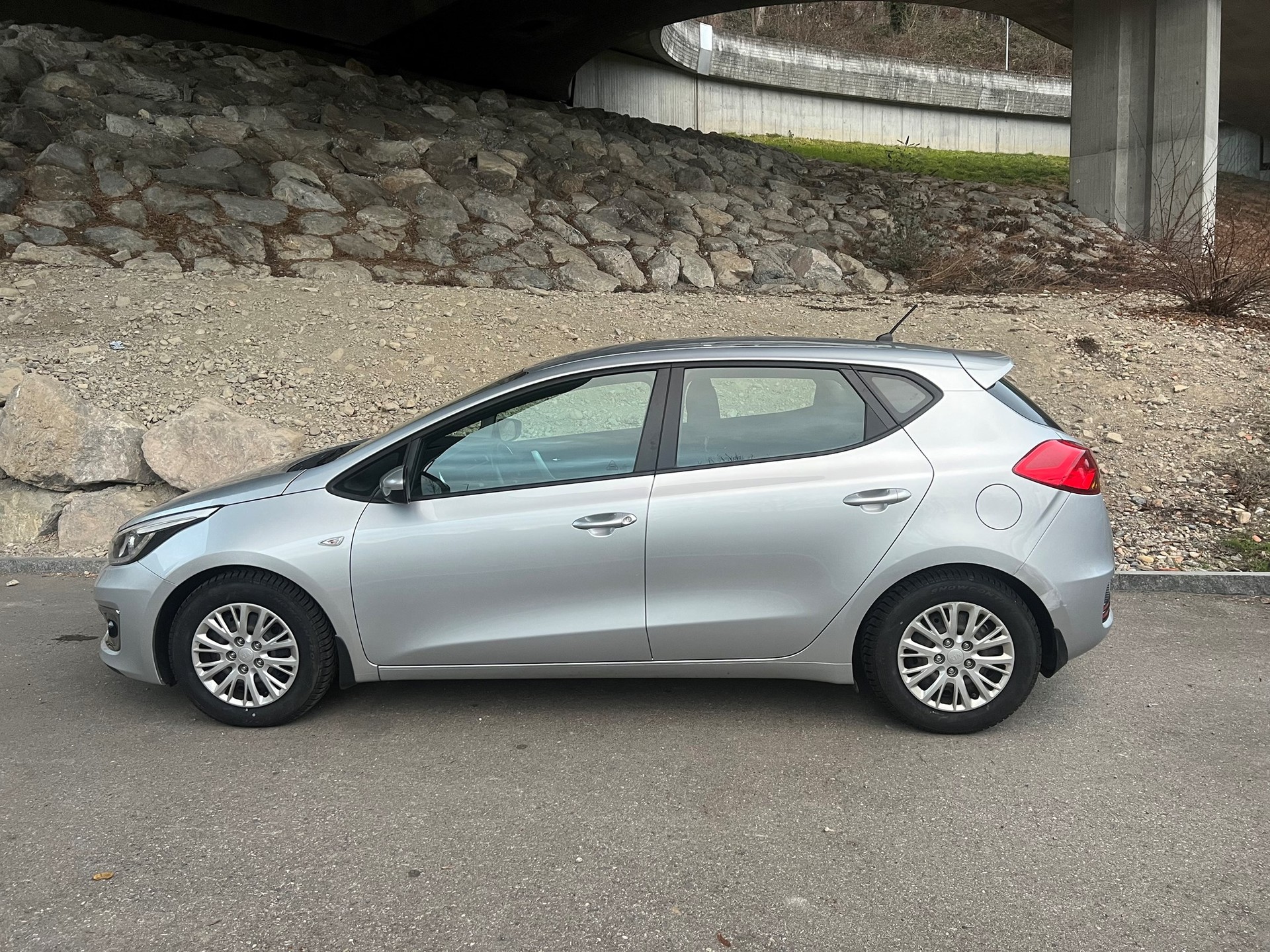 KIA Ceed 1.4 16V _seven-image-2