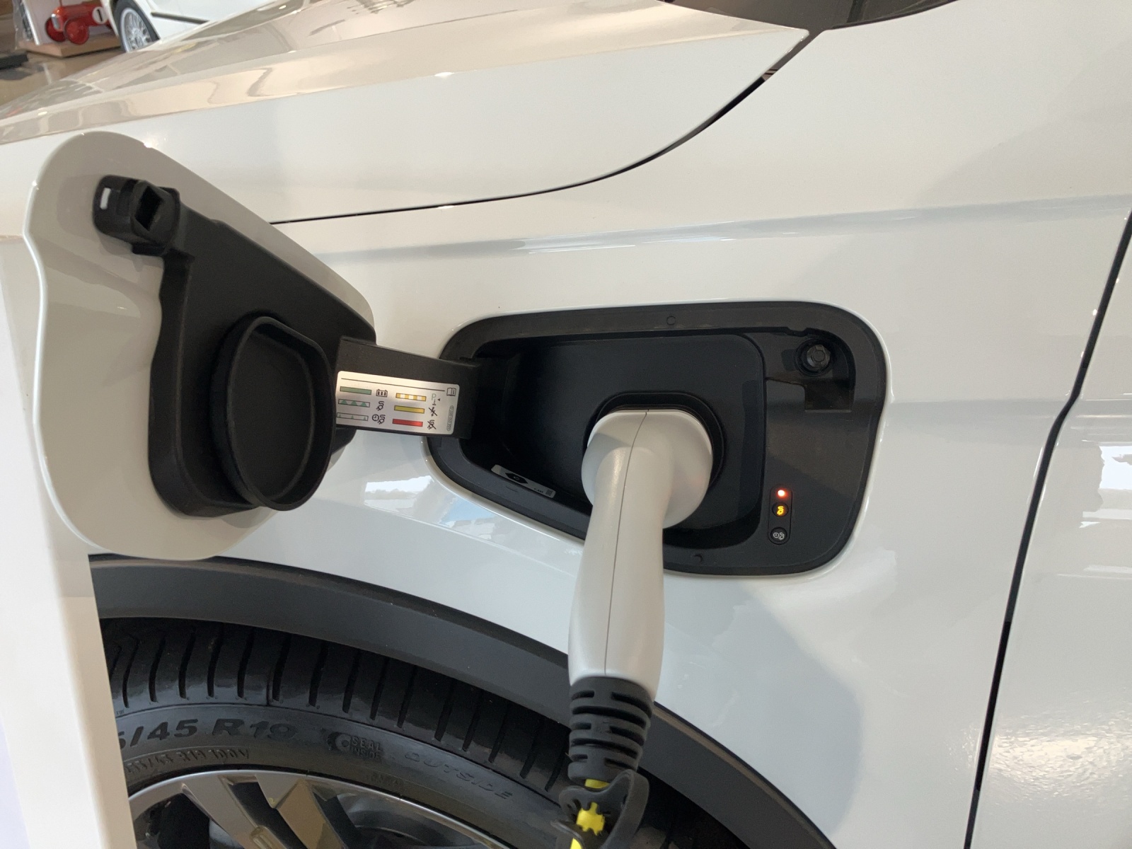 VW Tiguan 1.4TSI PHEV R-Line DSG-image-9