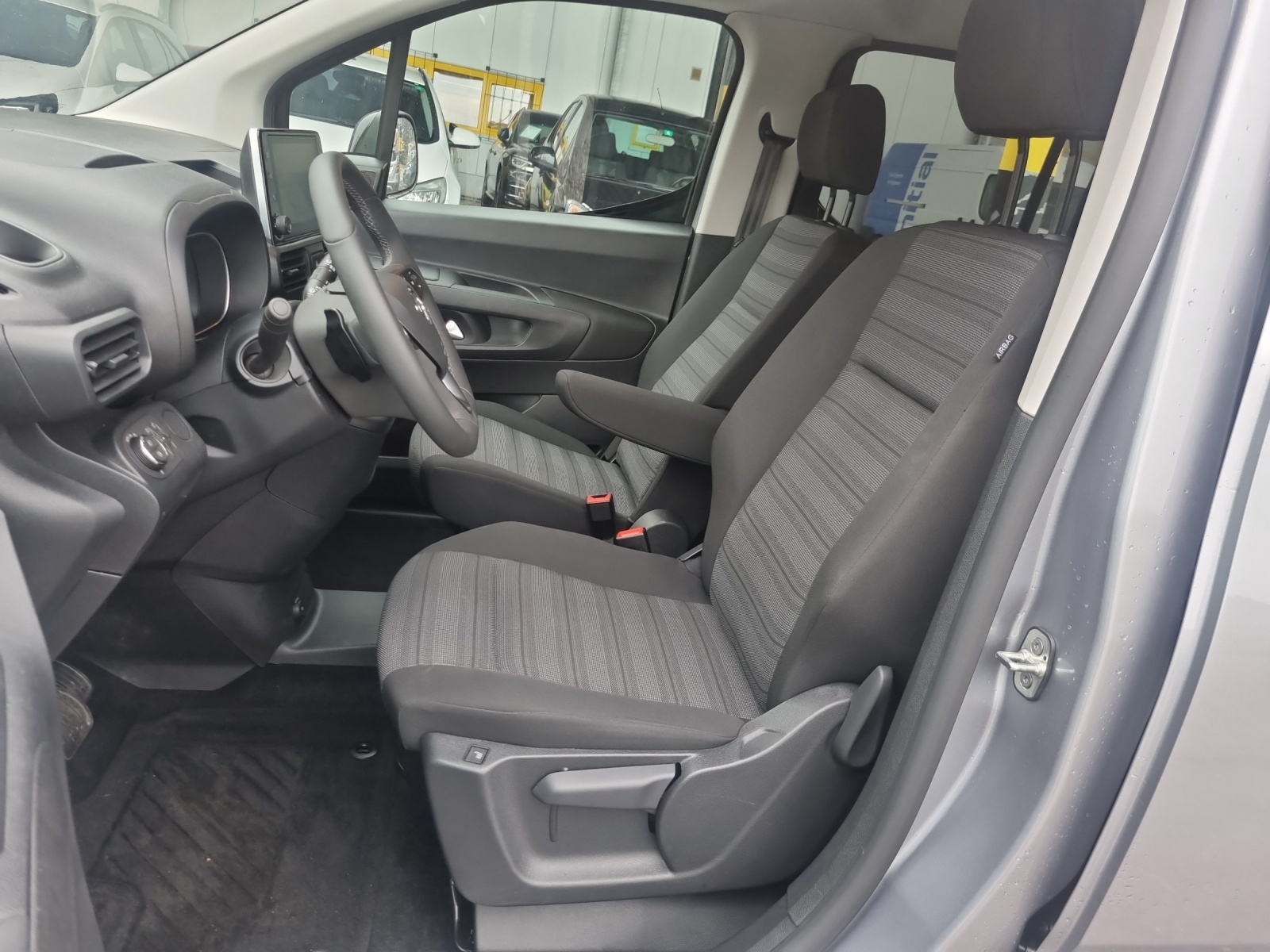OPEL Combo Life XL 1.5 D Ultimate S/S 7P-image-6