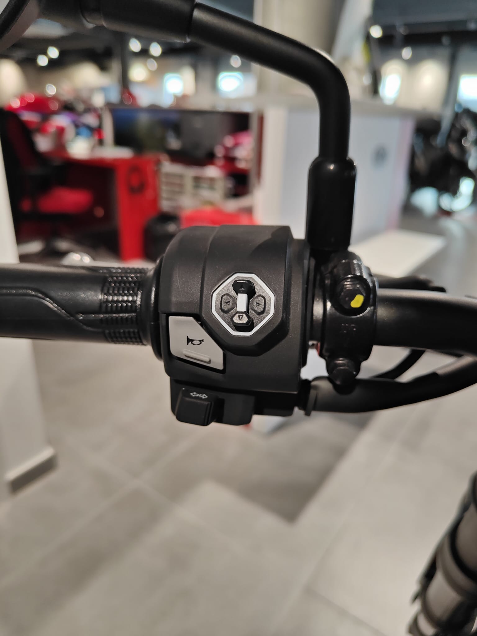 HONDA CB 125 R-image-6