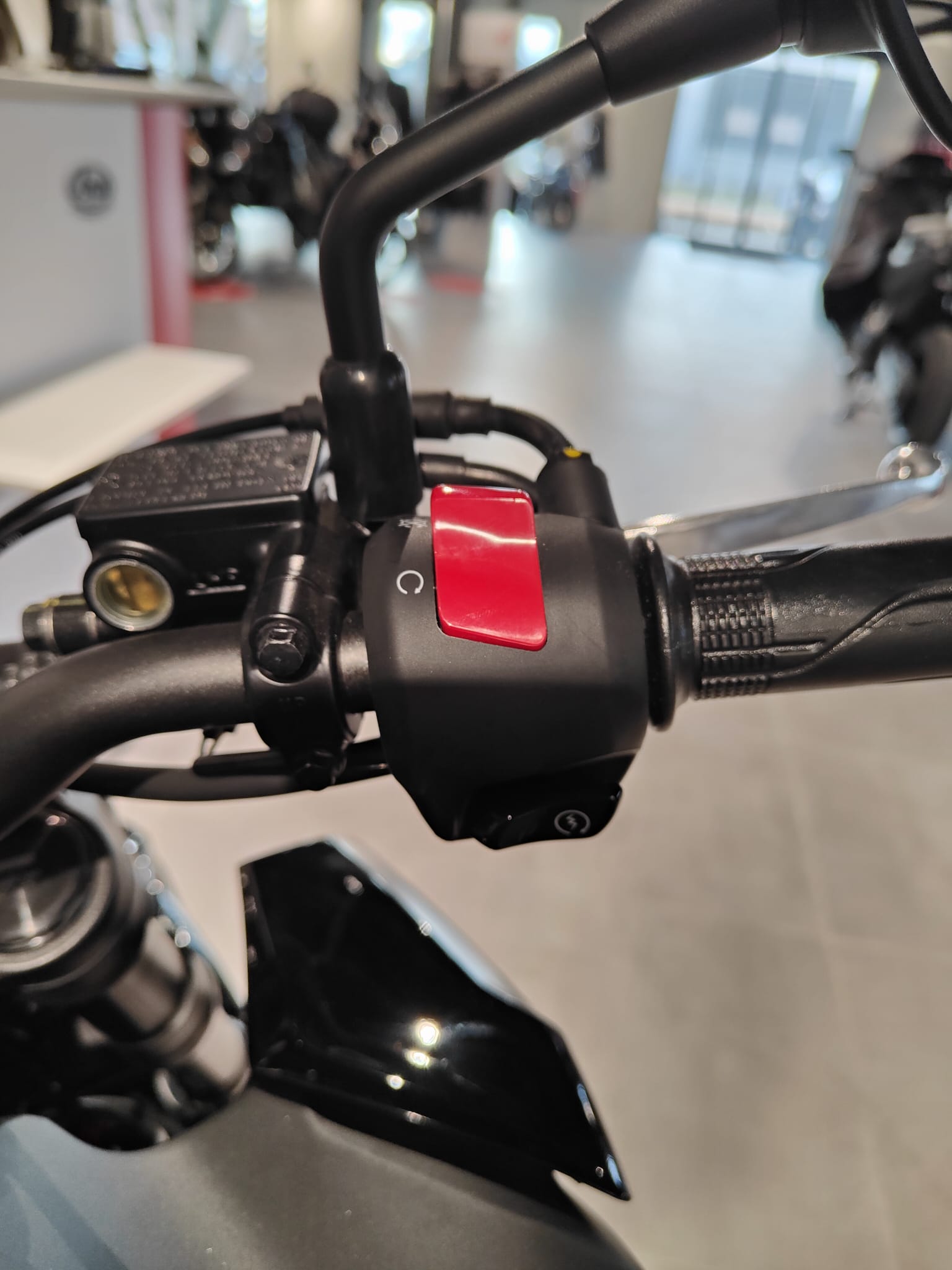 HONDA CB 125 R-image-7