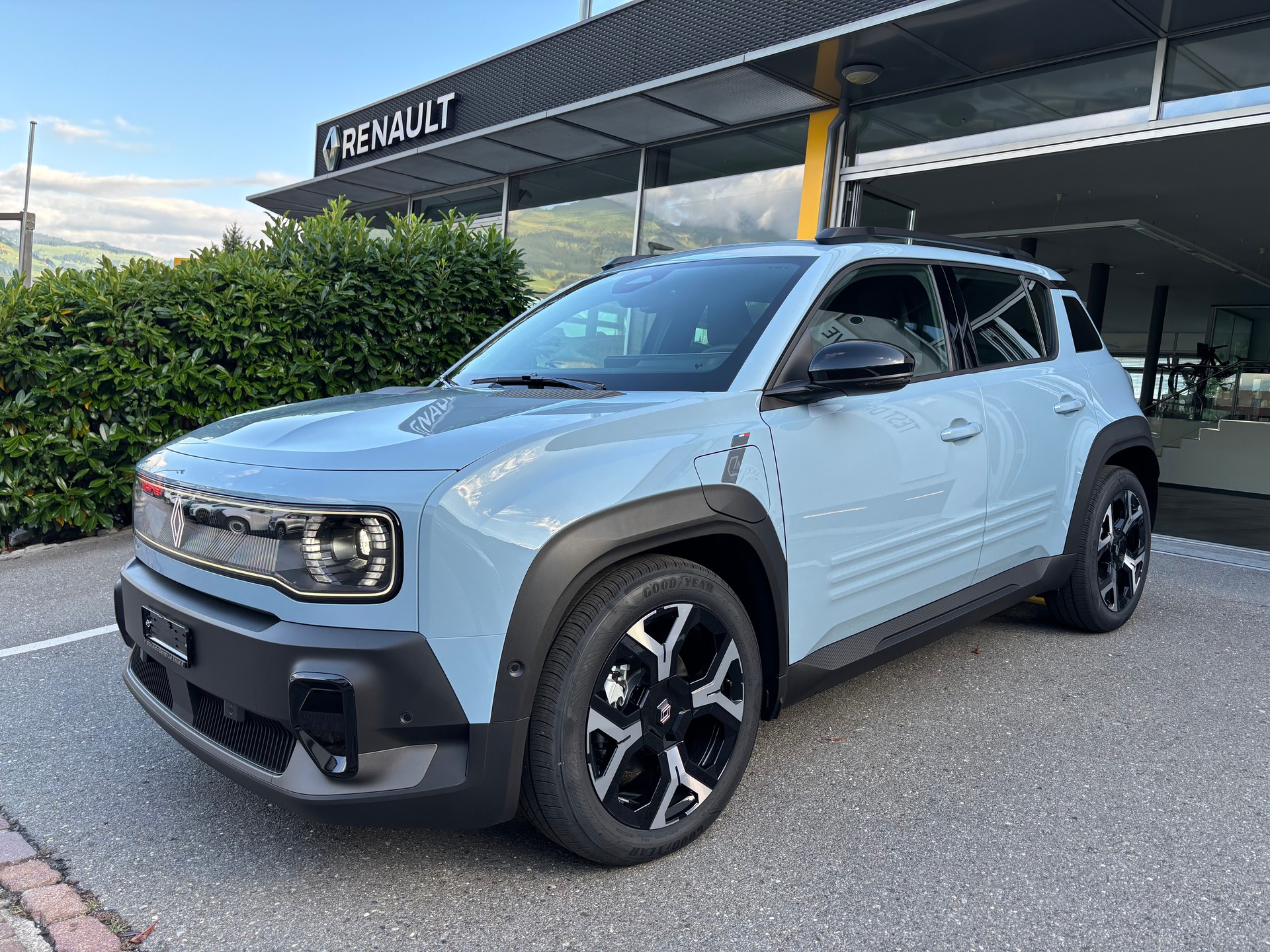 RENAULT R4 E-Tech Comfort Range 52 kWh Techno