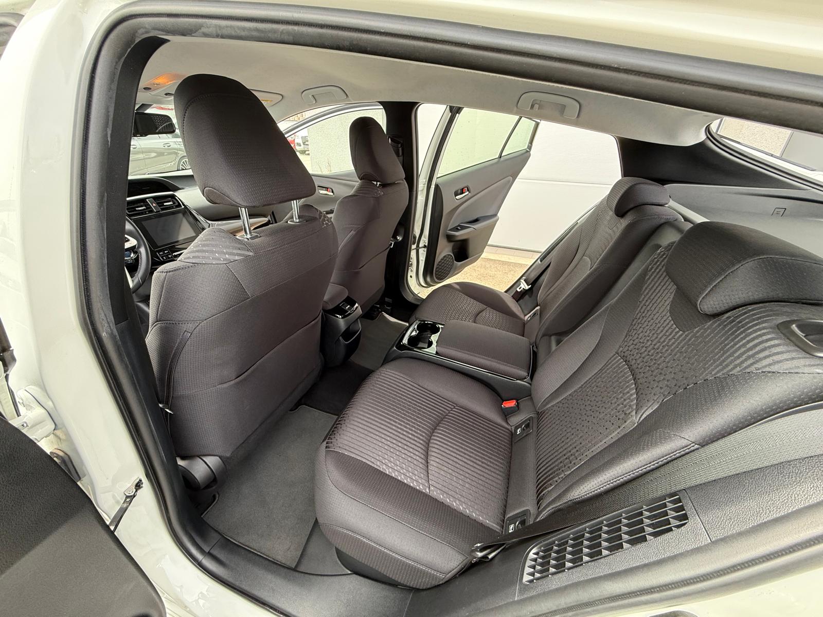 TOYOTA Prius 1.8 VVT-i Plug-in Hybrid Solar-image-9