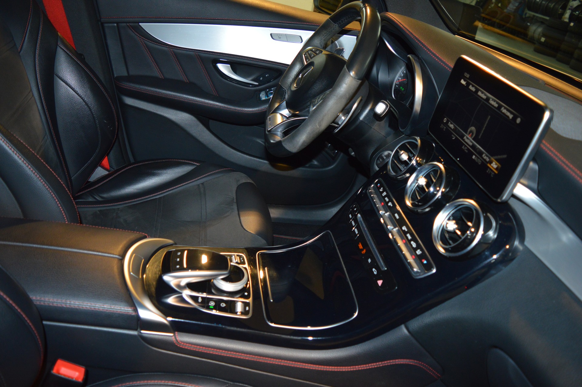 MERCEDES-BENZ GLC 43 AMG 4Matic 9G-Tronic-image-16
