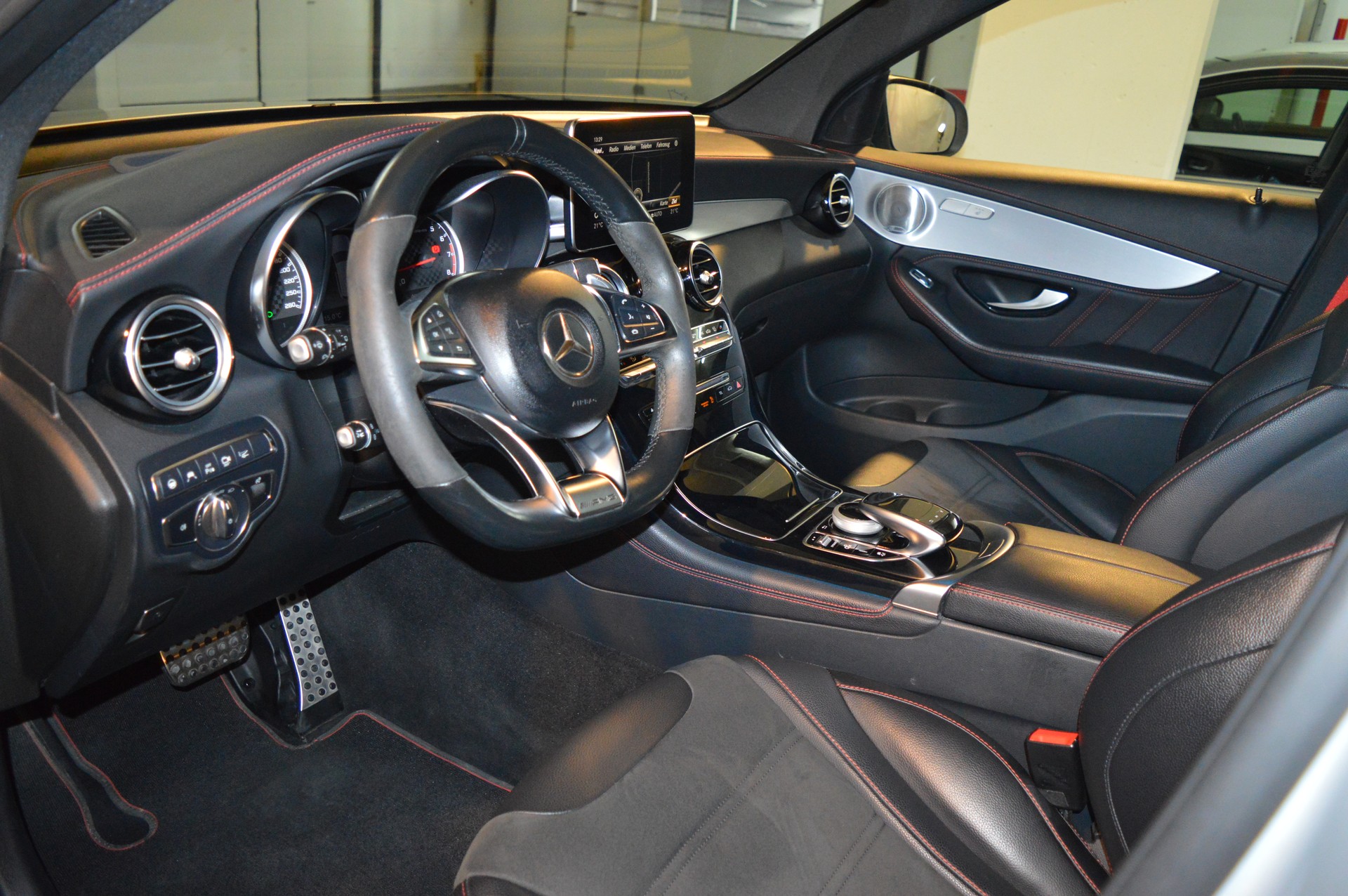 MERCEDES-BENZ GLC 43 AMG 4Matic 9G-Tronic-image-19
