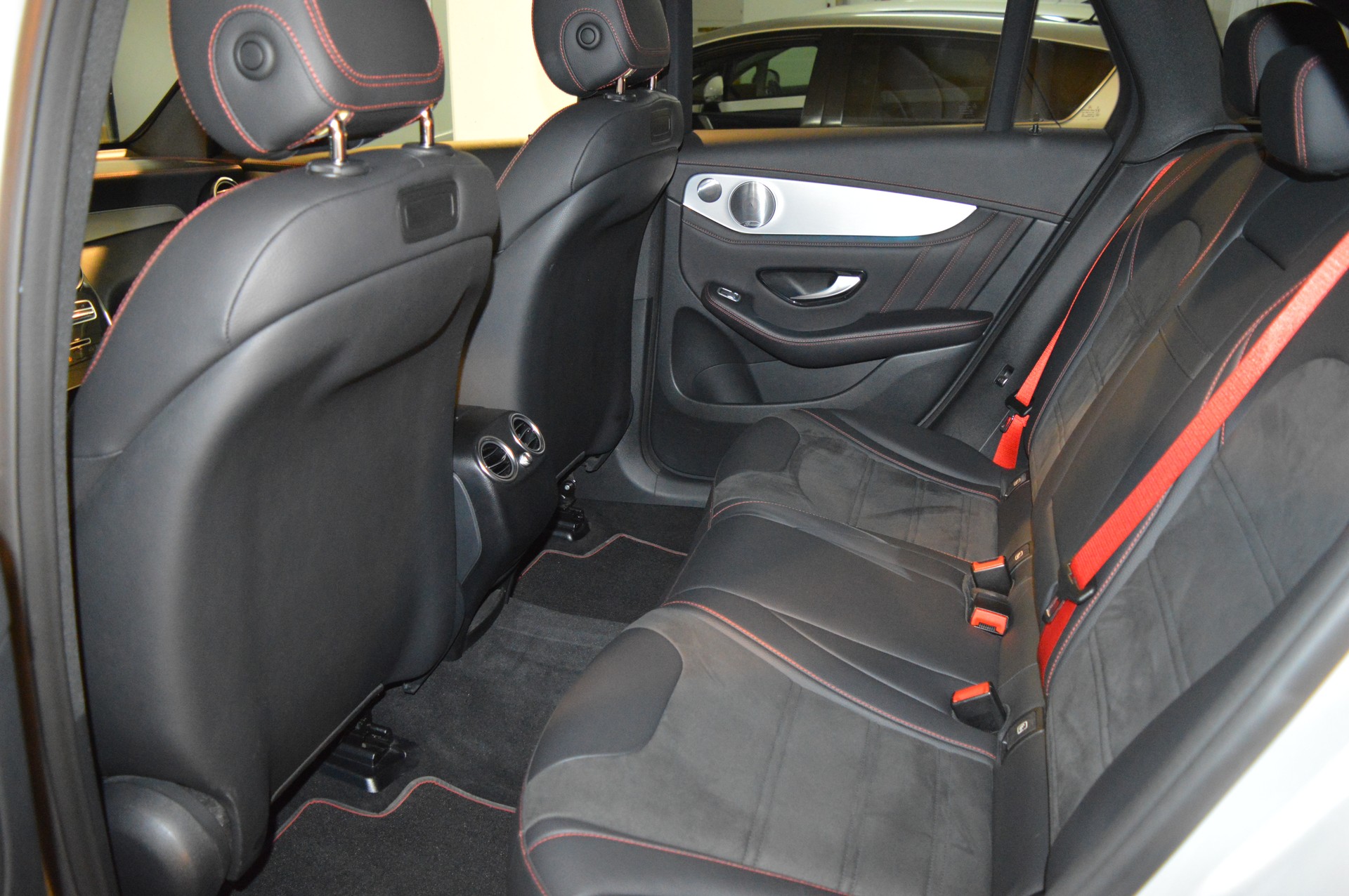 MERCEDES-BENZ GLC 43 AMG 4Matic 9G-Tronic-image-24