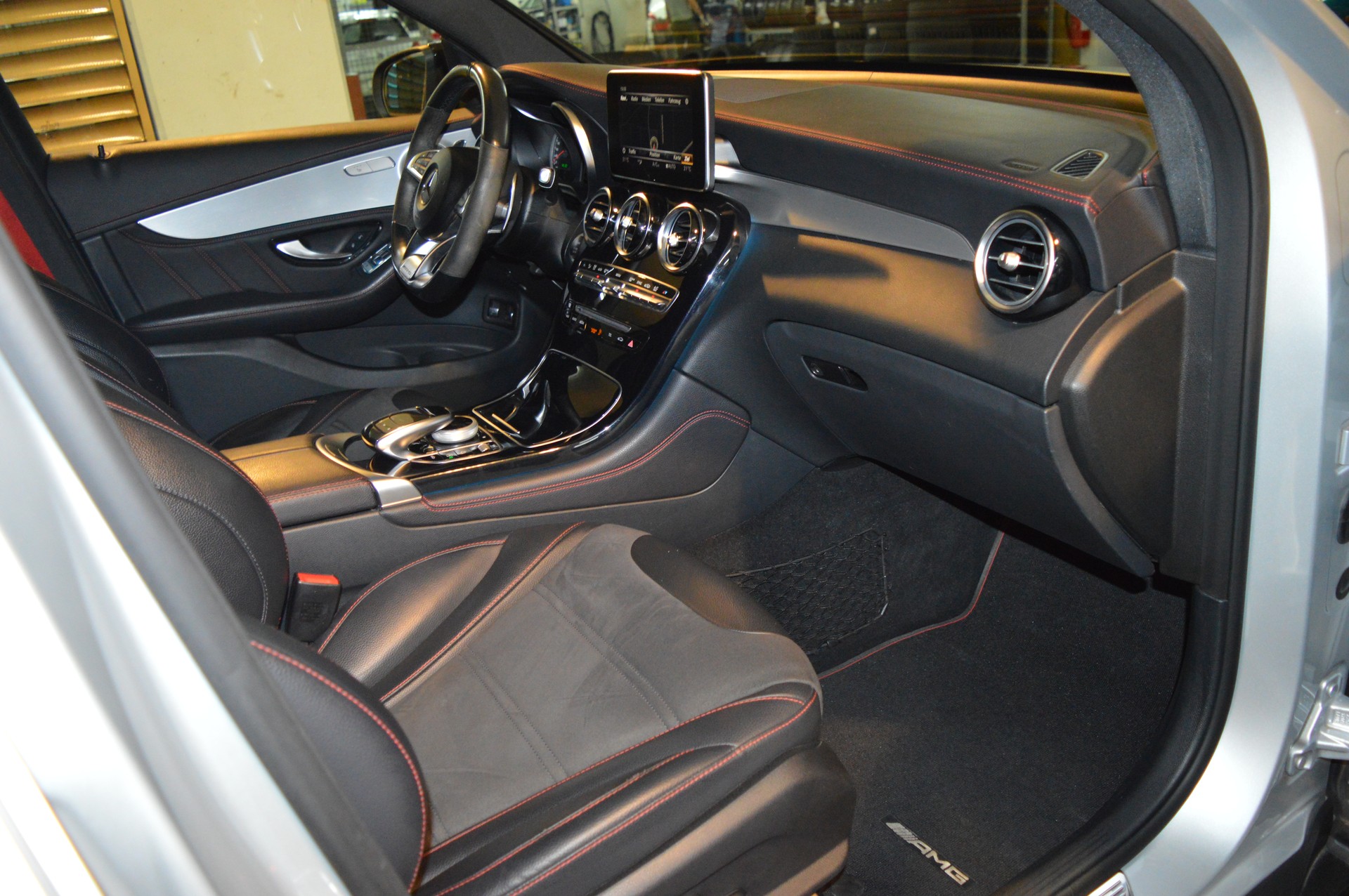 MERCEDES-BENZ GLC 43 AMG 4Matic 9G-Tronic-image-25