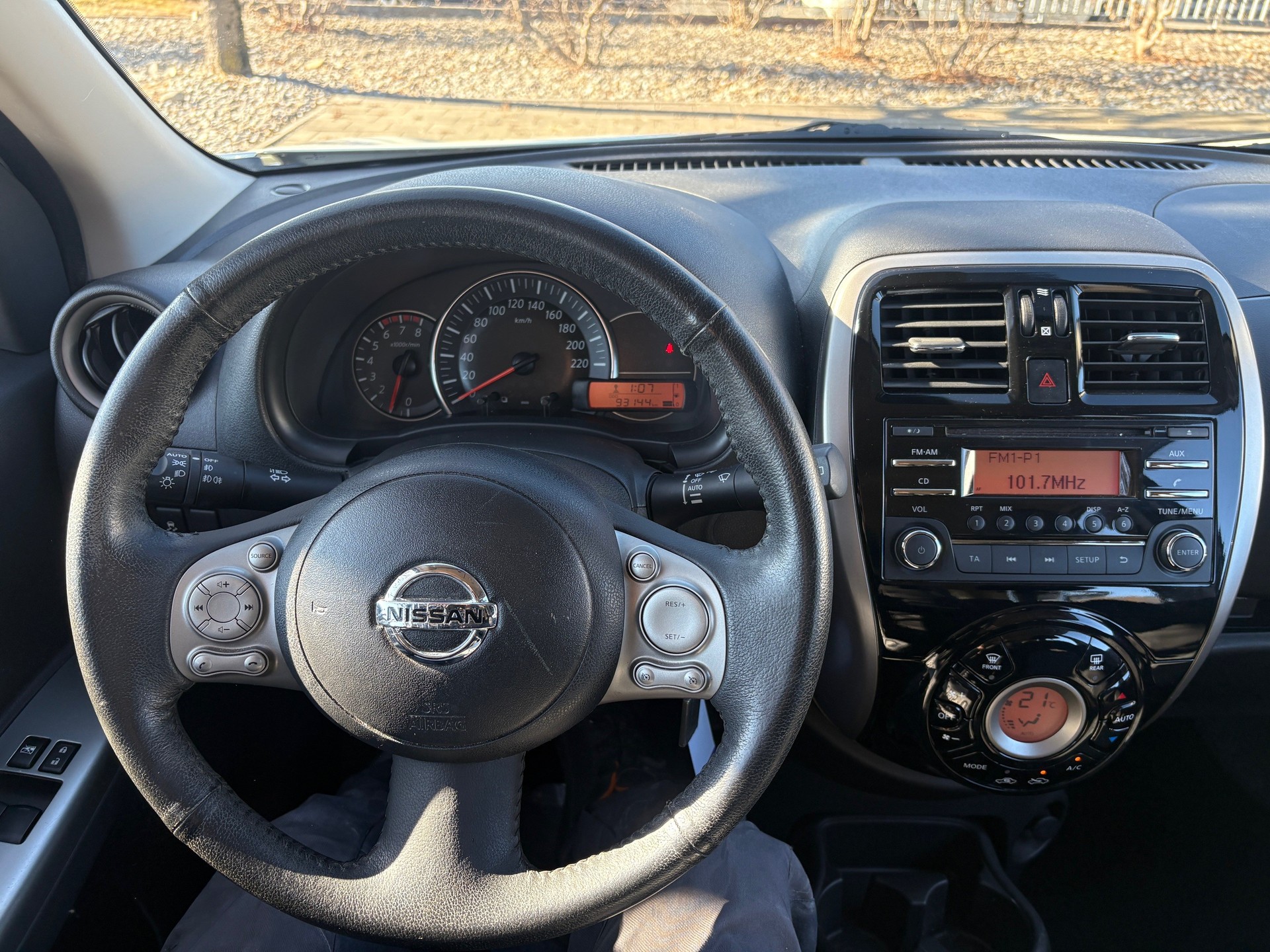 NISSAN Micra 1.2 DIG-S tekna-image-4