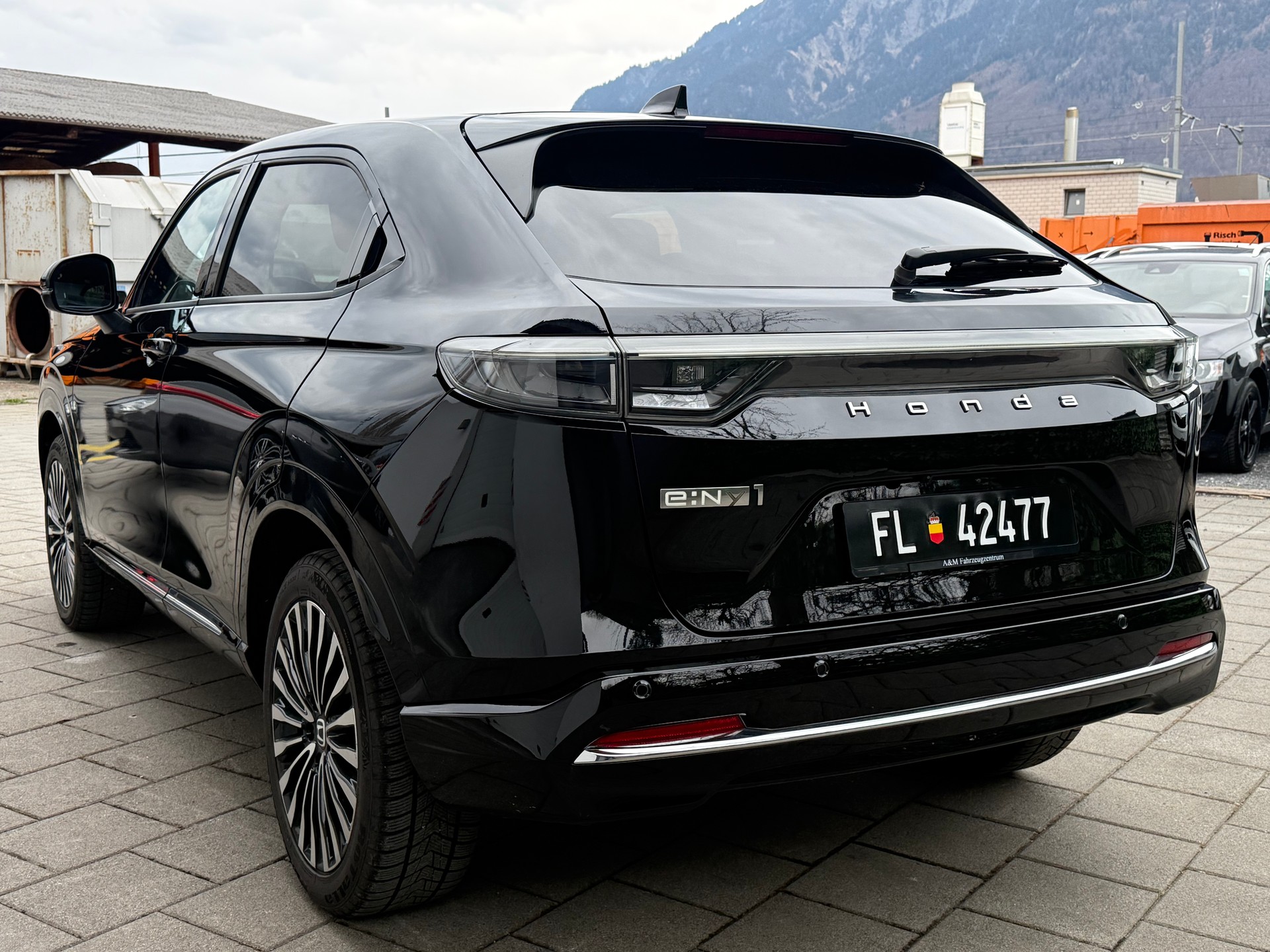 HONDA Ny1 Elegance-image-3