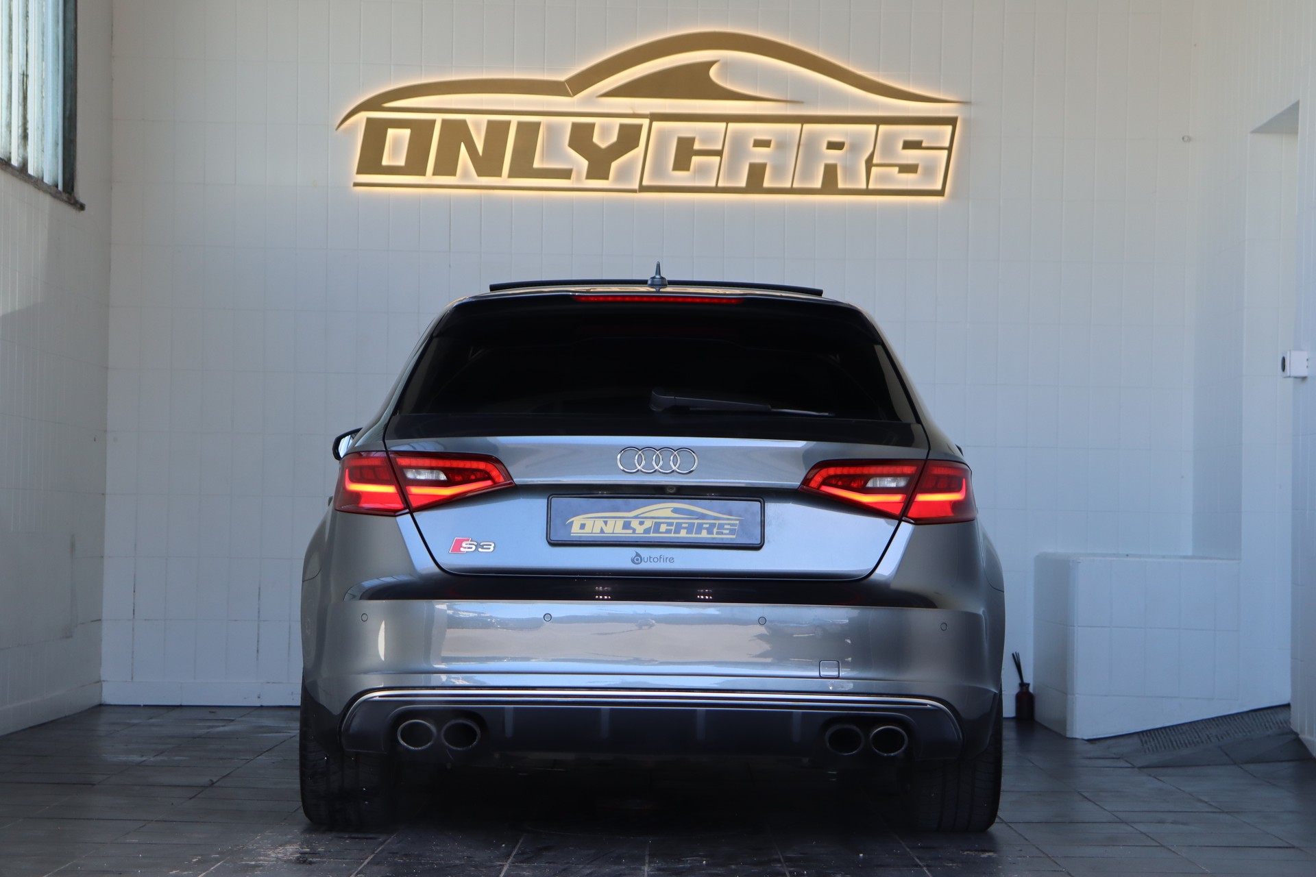 AUDI S3 Sportback 2.0 TFSI quattro S-tronic-image-9