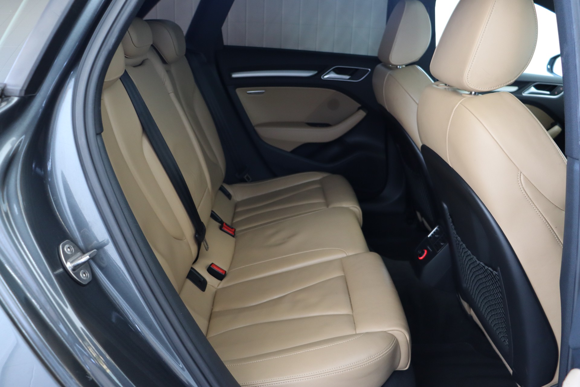 AUDI S3 Sportback 2.0 TFSI quattro S-tronic-image-14