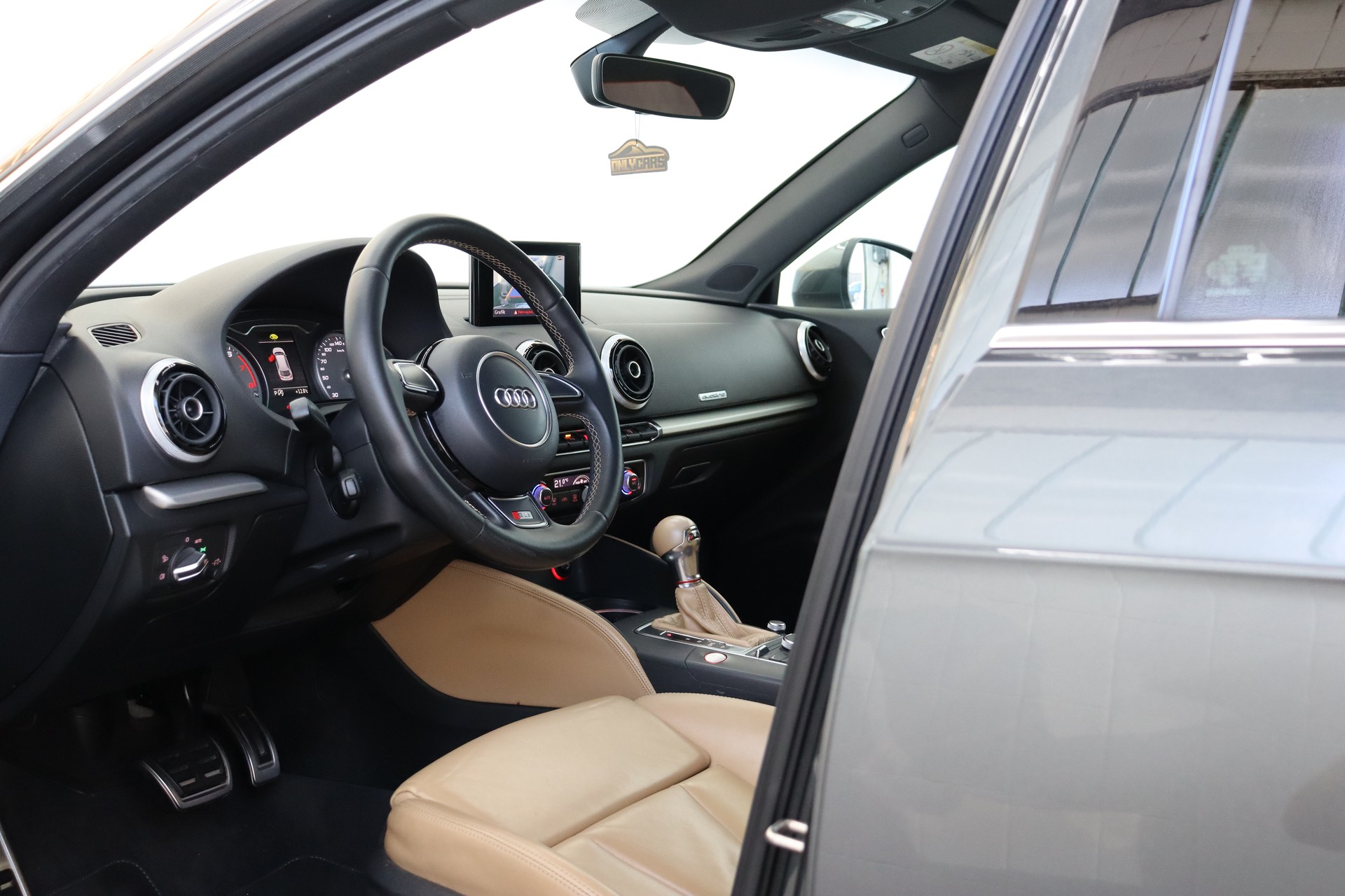 AUDI S3 Sportback 2.0 TFSI quattro S-tronic-image-11