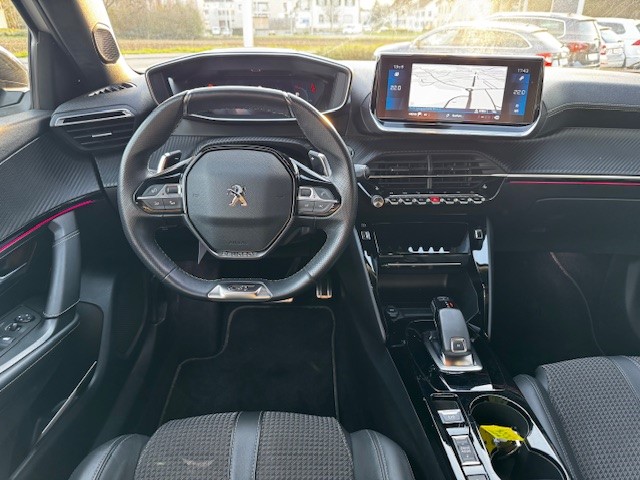PEUGEOT 2008 1.2 PureTech GT Line EAT8-image-5