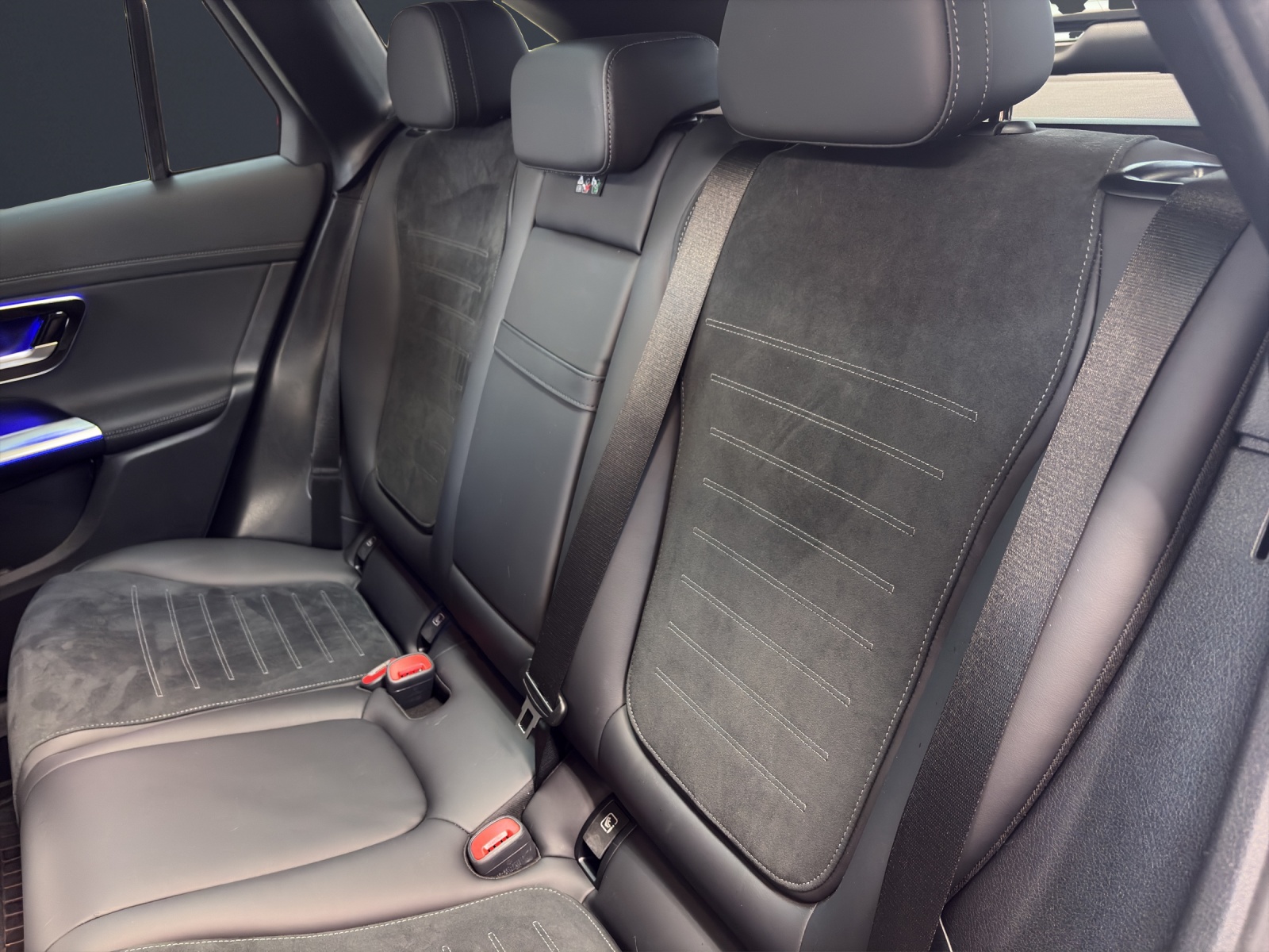 MERCEDES-BENZ GLC 200 4Matic 9G-Tronic-image-16