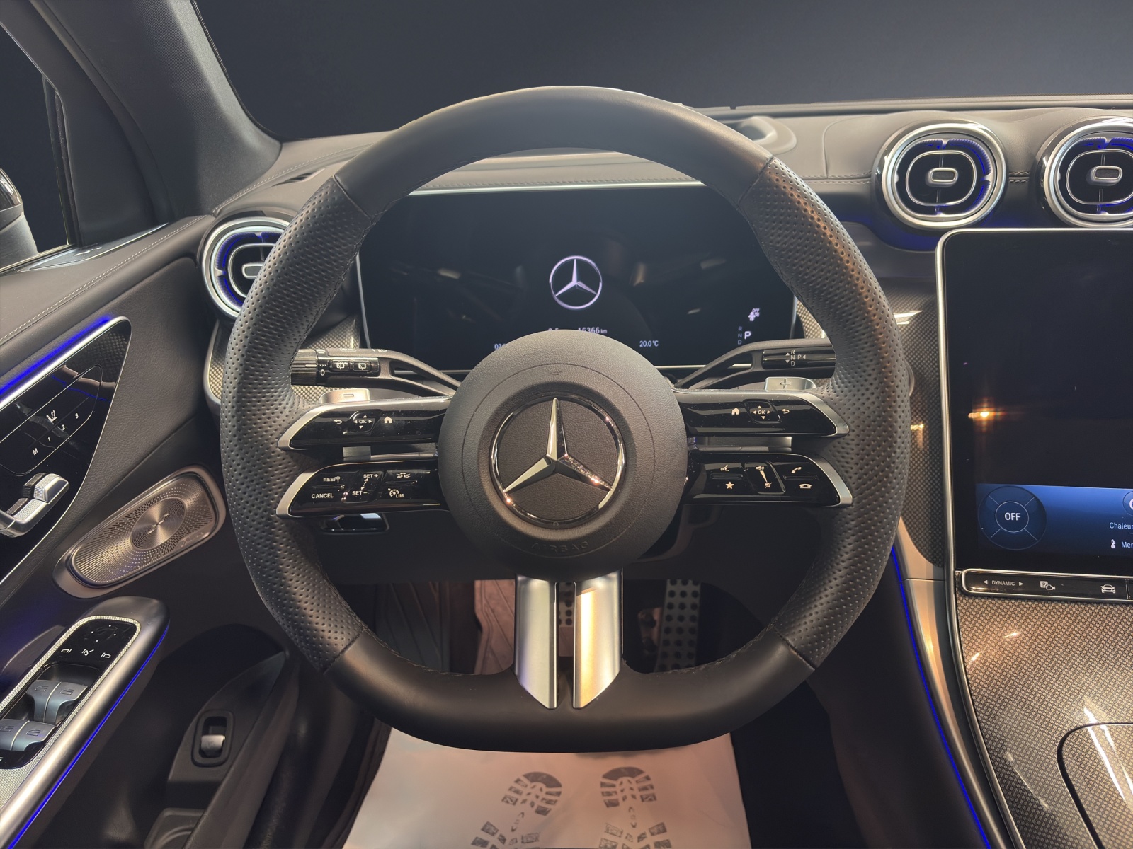 MERCEDES-BENZ GLC 200 4Matic 9G-Tronic-image-13