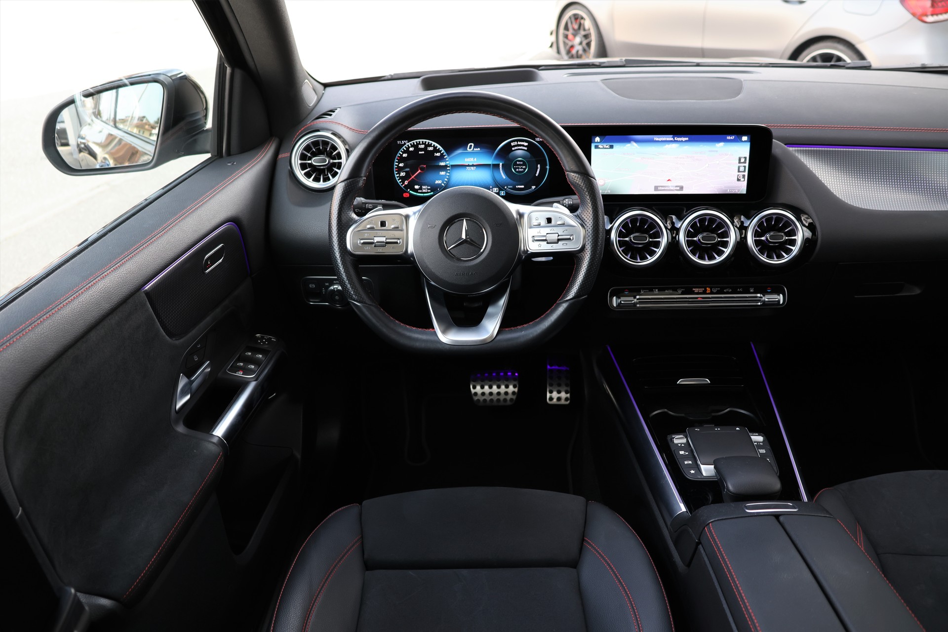 MERCEDES-BENZ EQA 300 AMG Line 4Matic (CH)-image-14