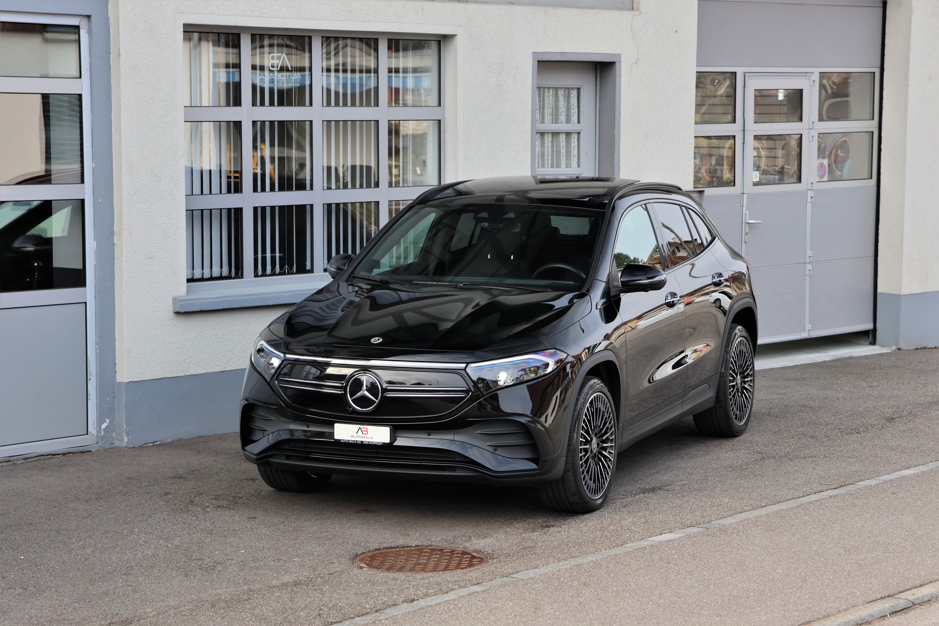 MERCEDES-BENZ EQA 300 AMG Line 4Matic (CH)