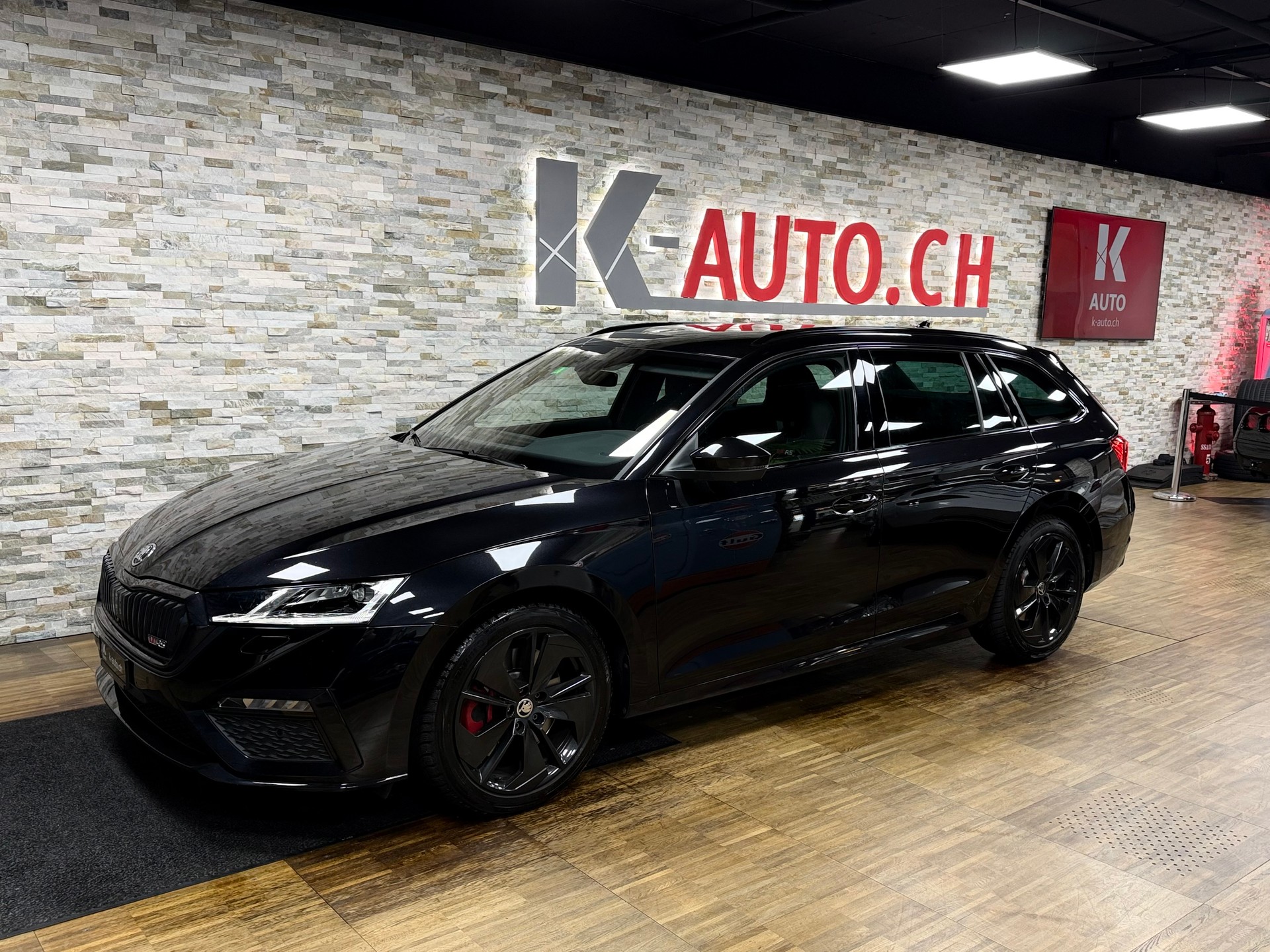 SKODA Octavia Combi 2.0 TSI DSG RS