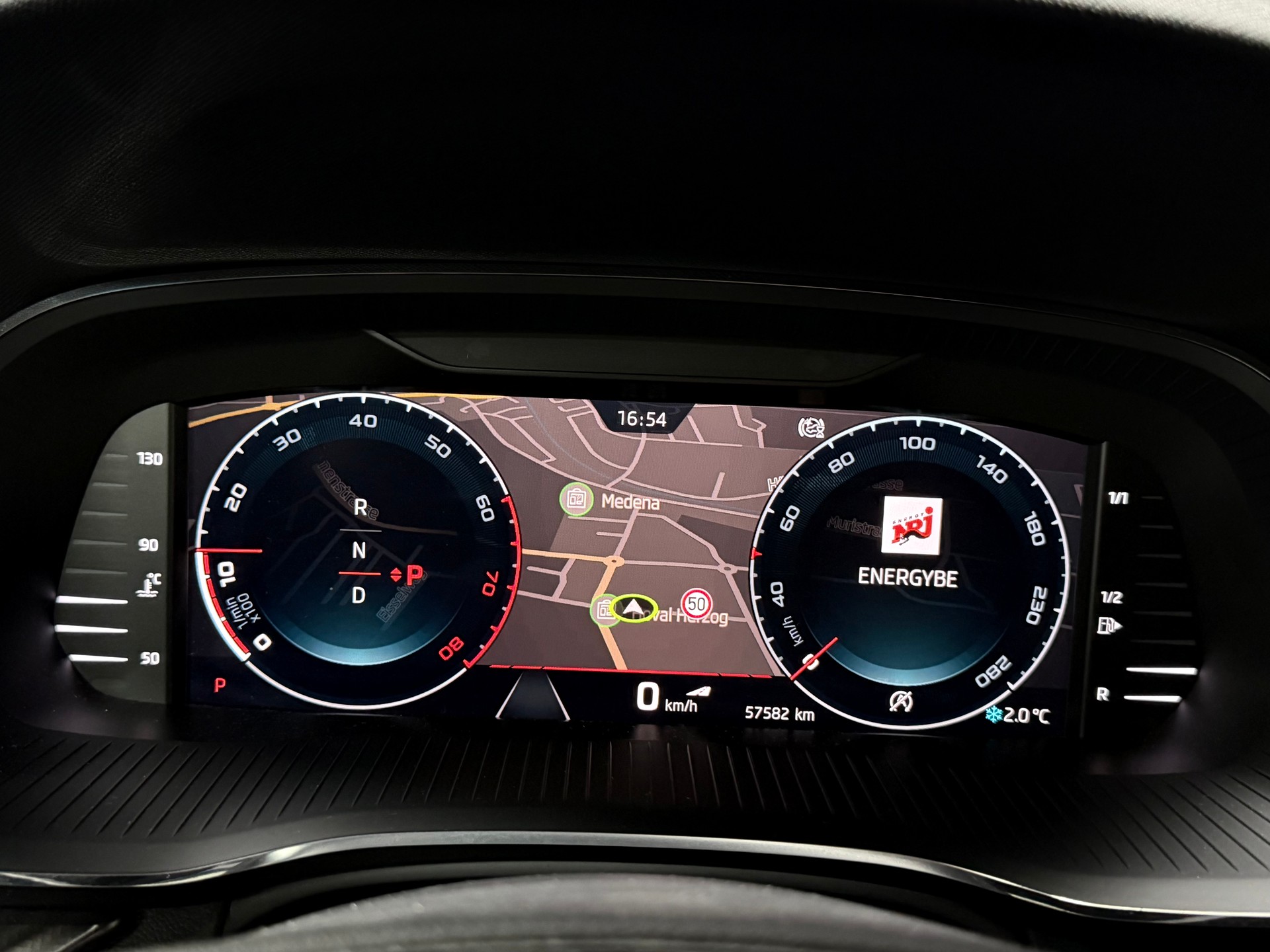 SKODA Octavia Combi 2.0 TSI DSG RS-image-15