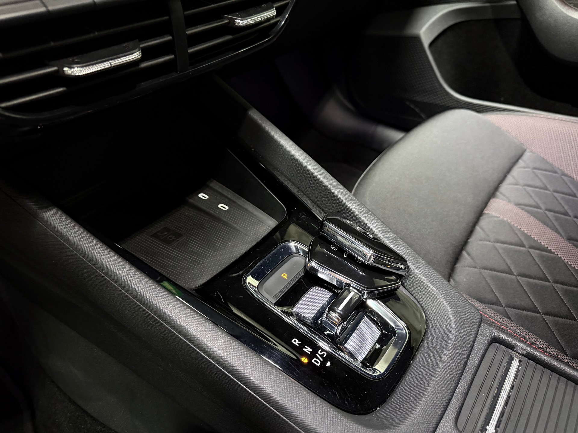 SKODA Octavia Combi 2.0 TSI DSG RS-image-16