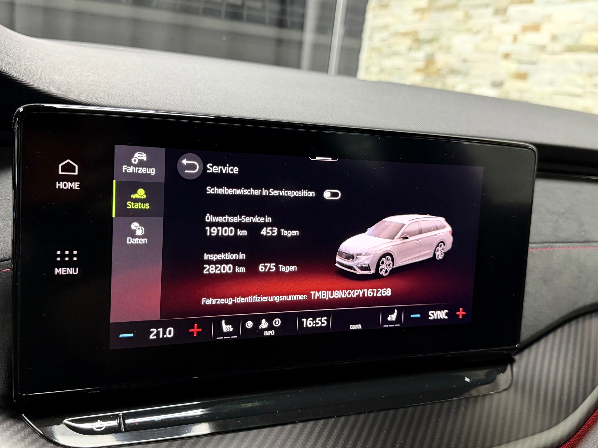 SKODA Octavia Combi 2.0 TSI DSG RS-image-23