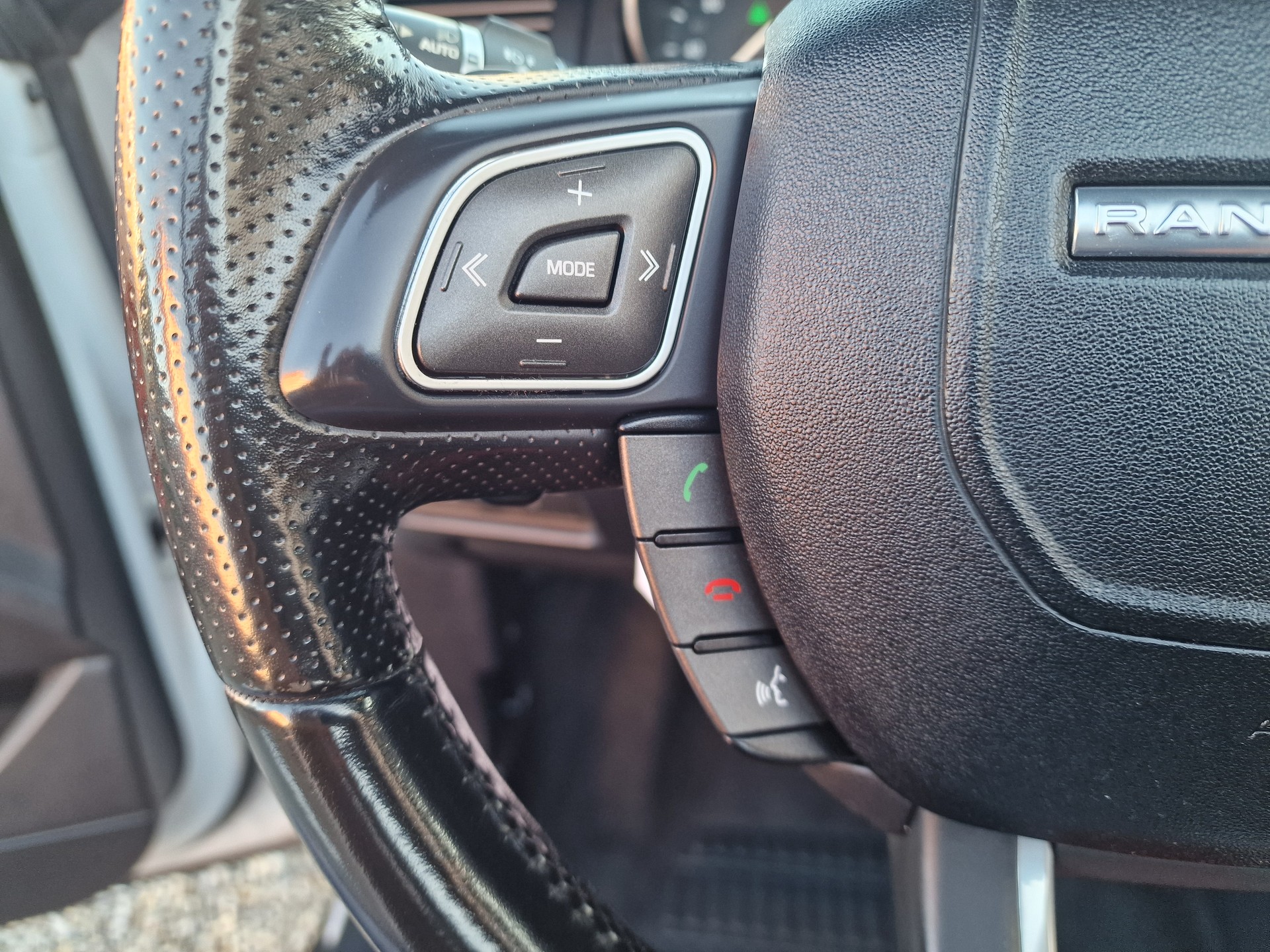 LAND ROVER Evoque 2.0TD4 HSE Dynamic-image-29