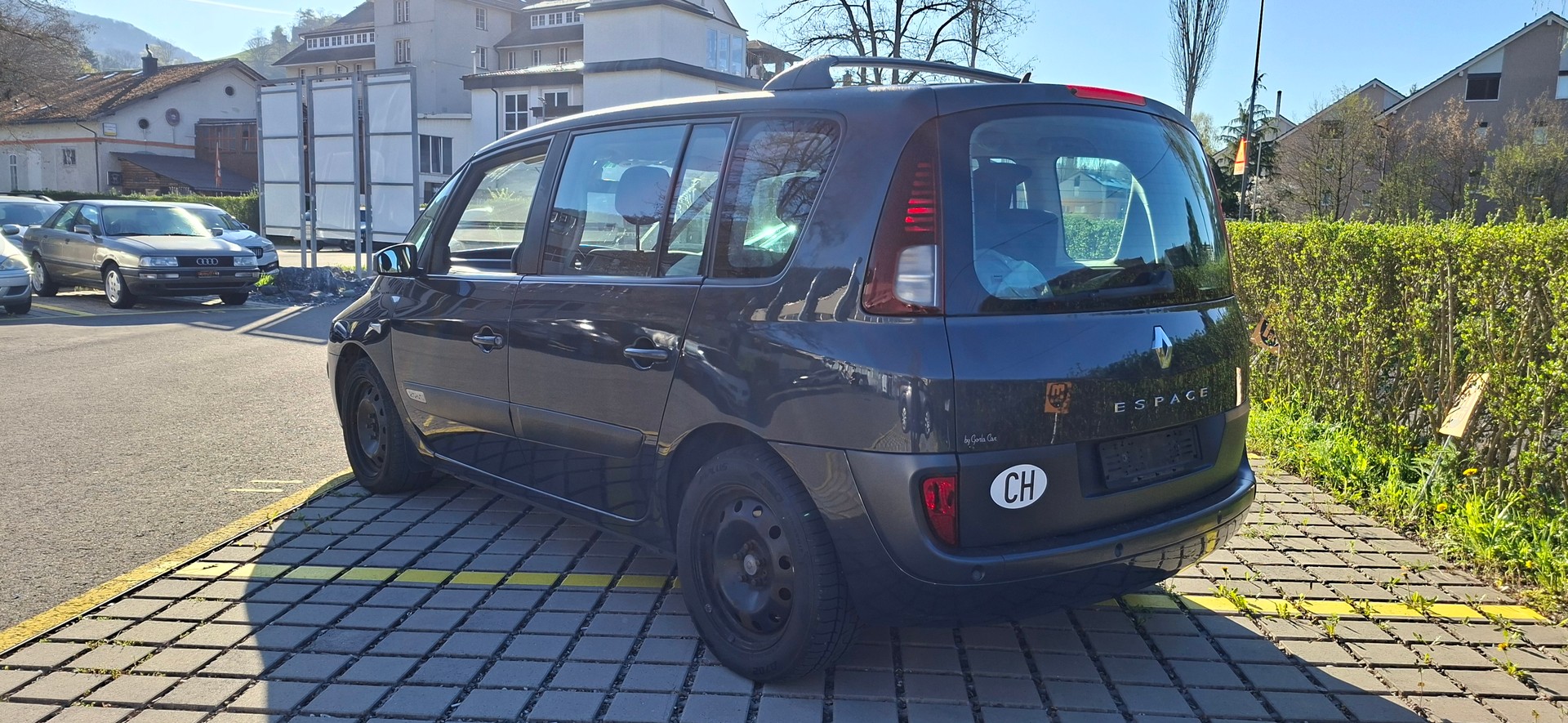 RENAULT Espace 2.0 dCi Dynamique 7pletze-image-9