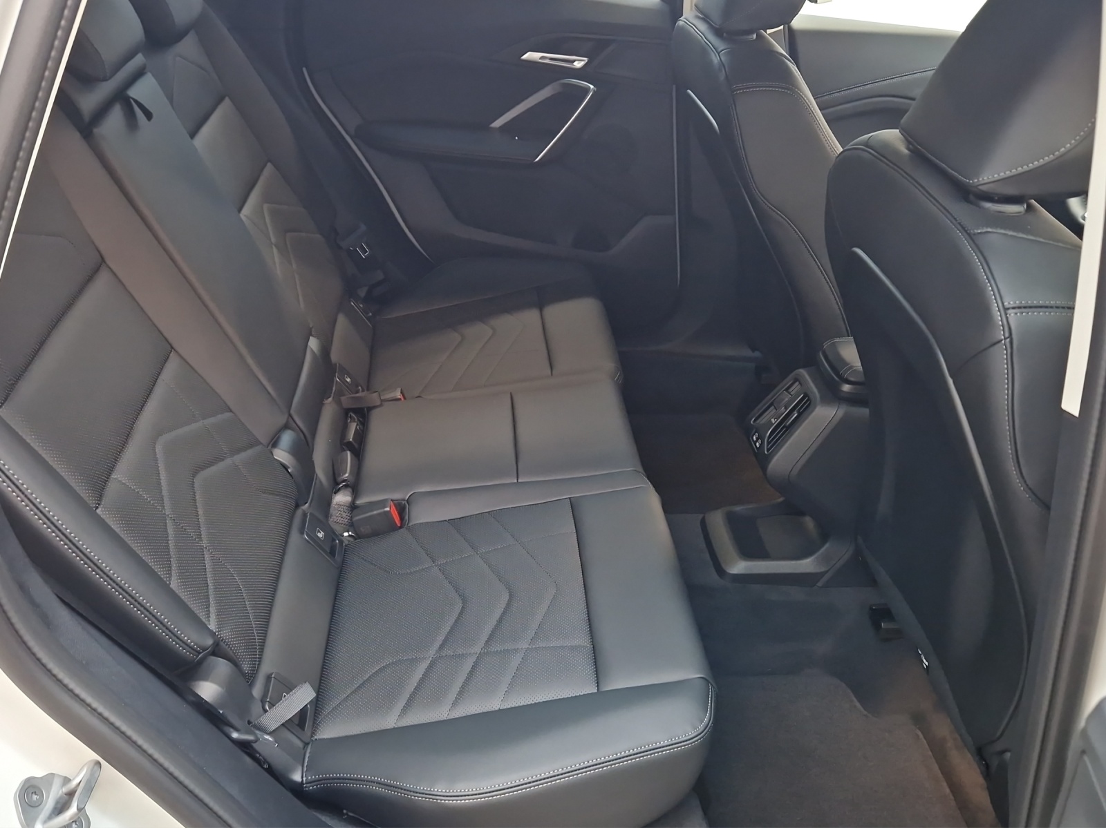 BMW X1 xDrive 20d 48V xLine-image-14