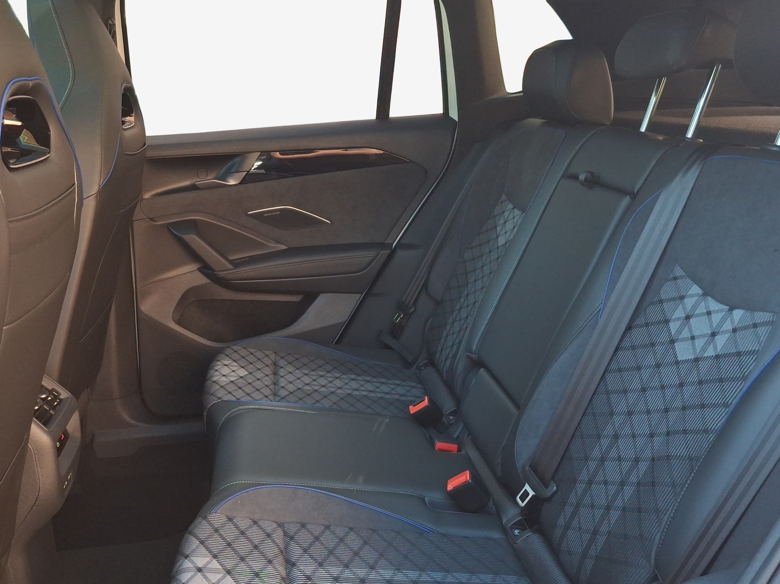 VW Tiguan 2.0 TSI DSG R-Line 4Motion-image-11
