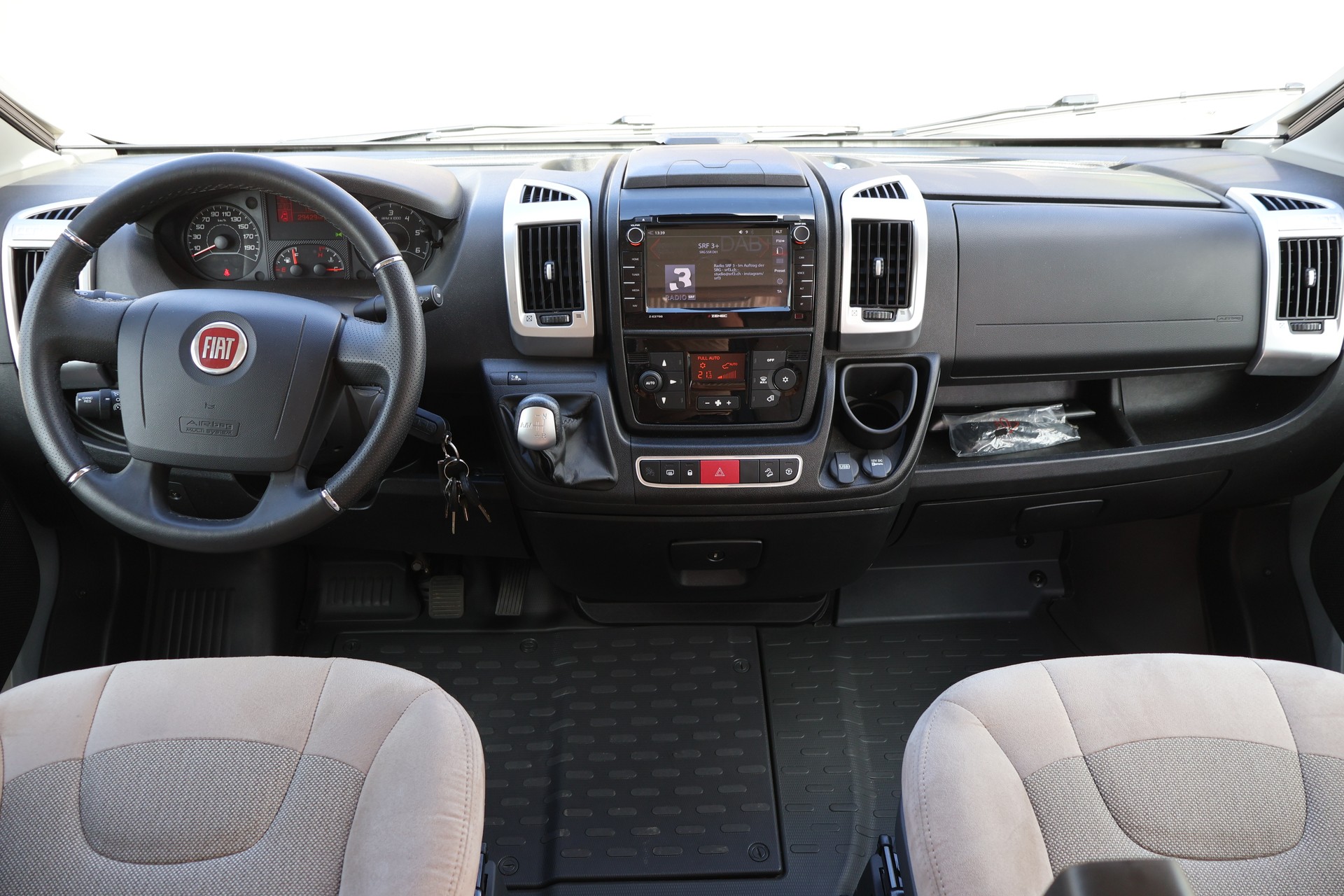 MALIBU Van 640-image-28