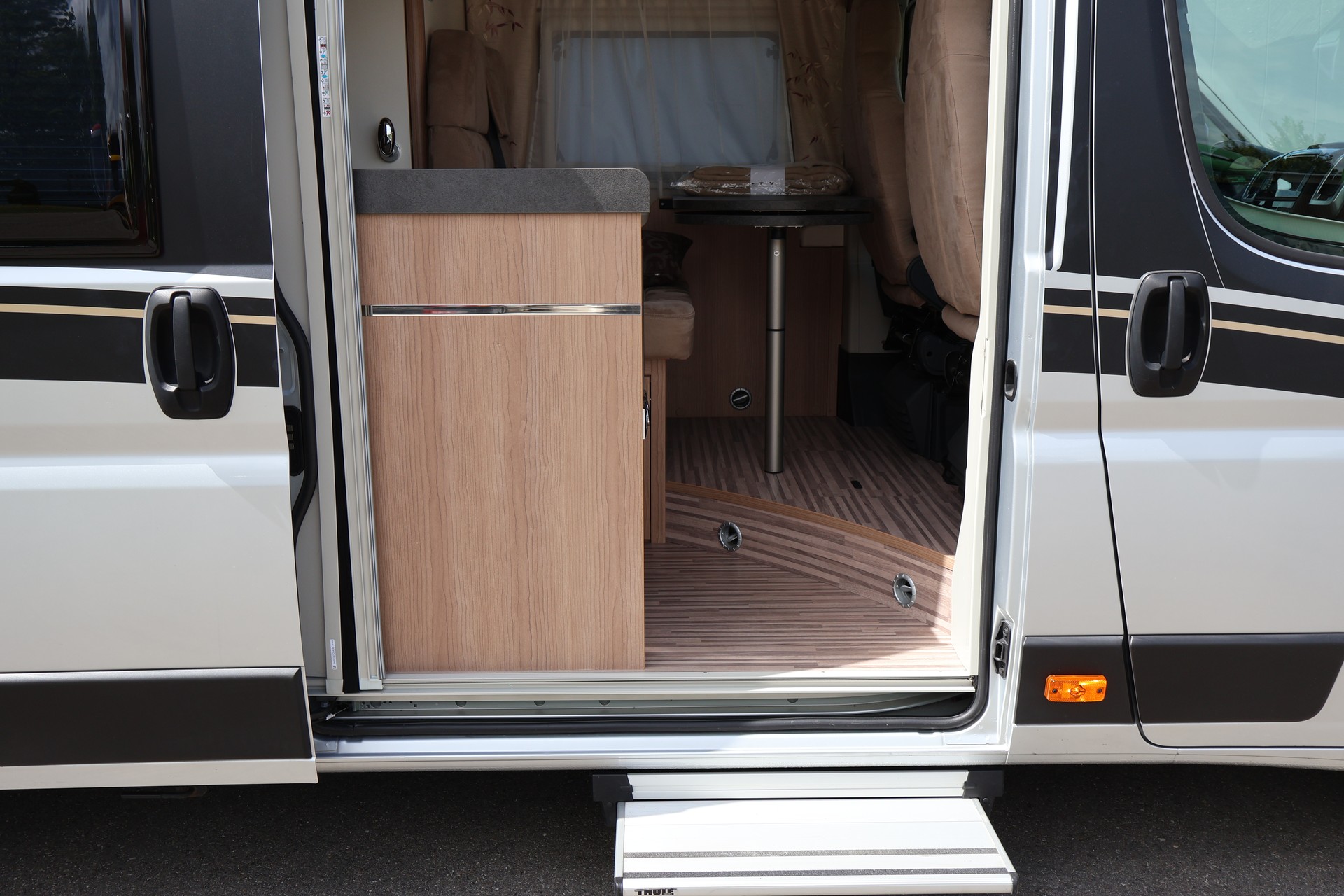MALIBU Van 640-image-13