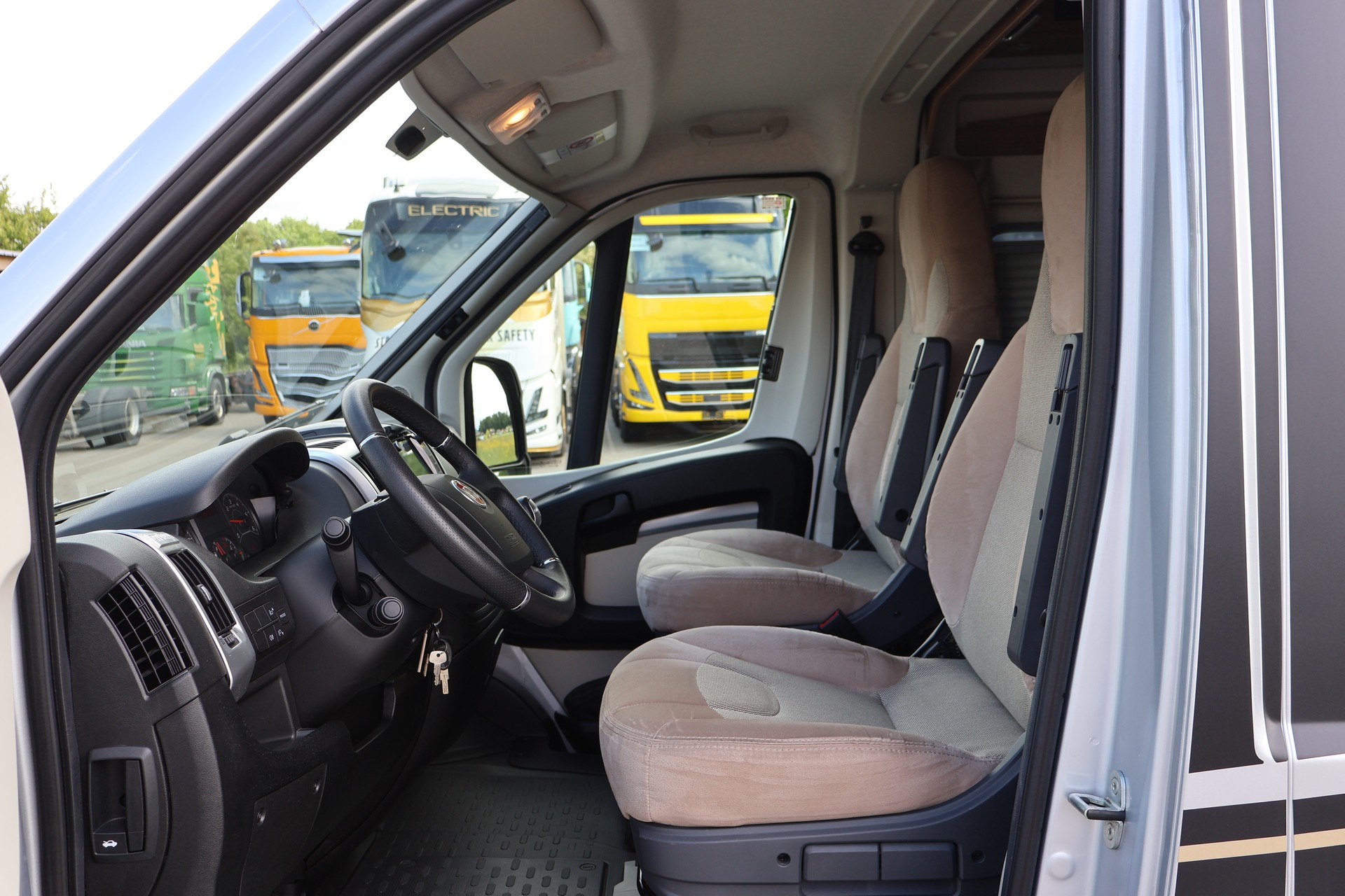 MALIBU Van 640-image-8