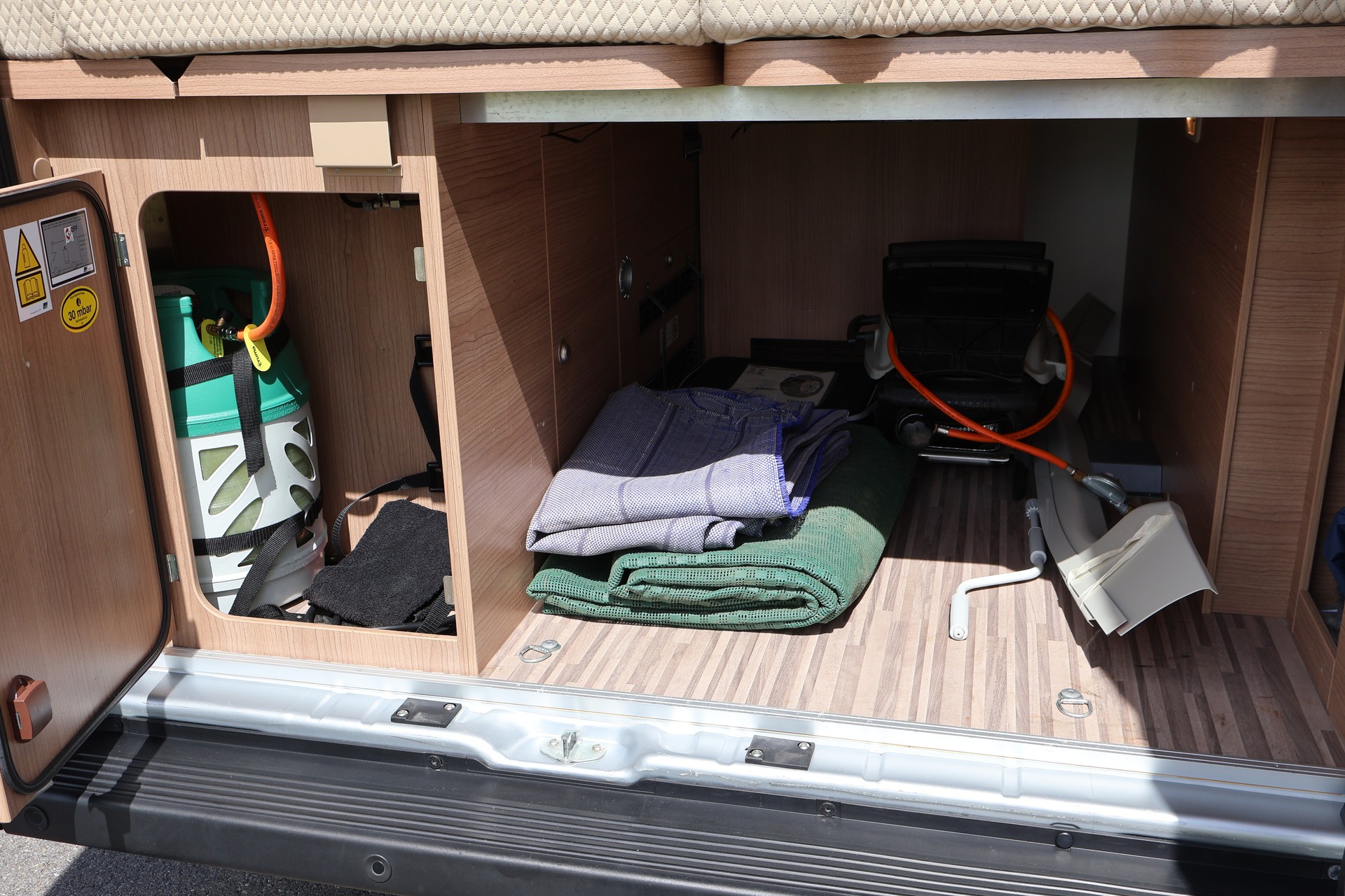 MALIBU Van 640-image-12