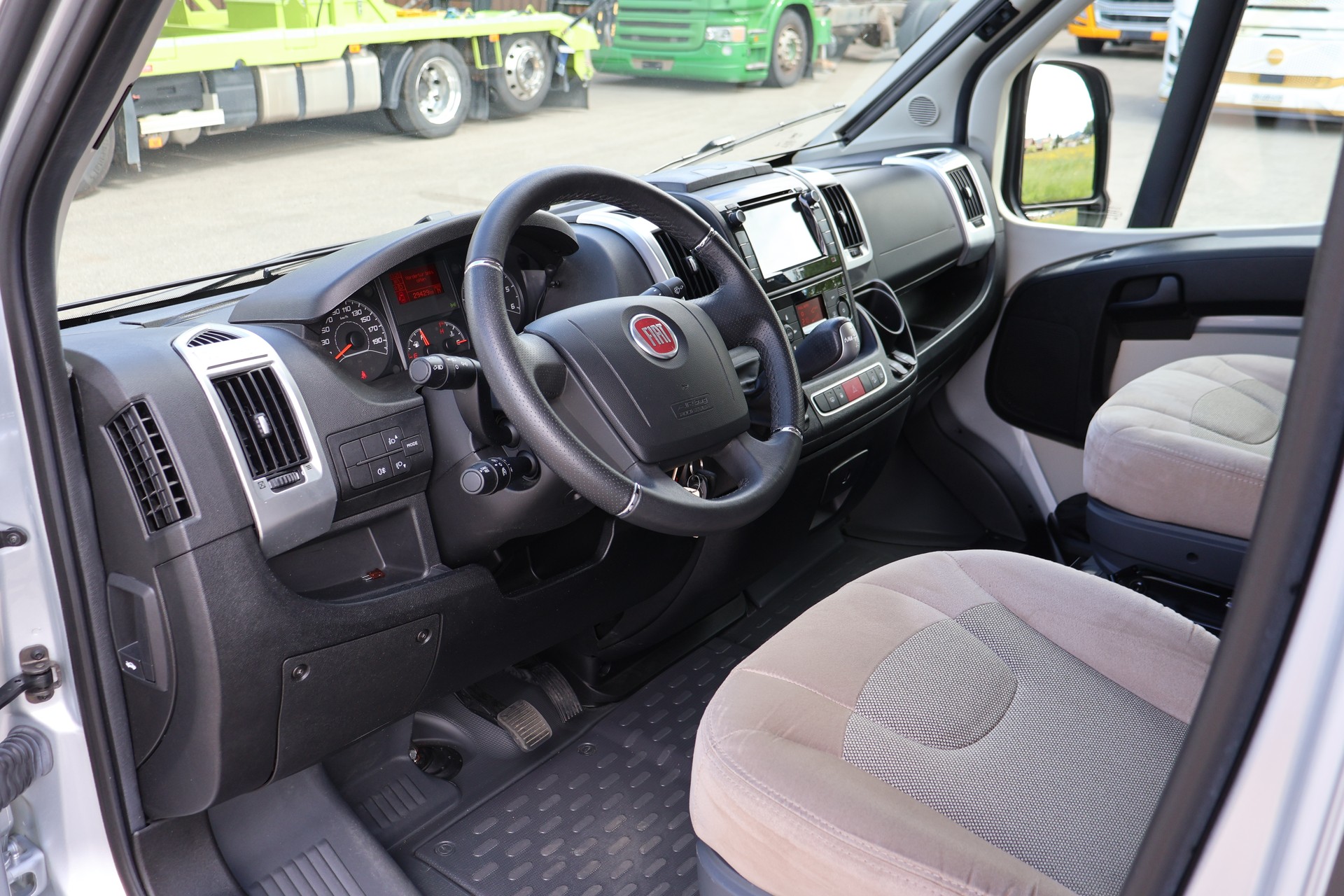 MALIBU Van 640-image-9
