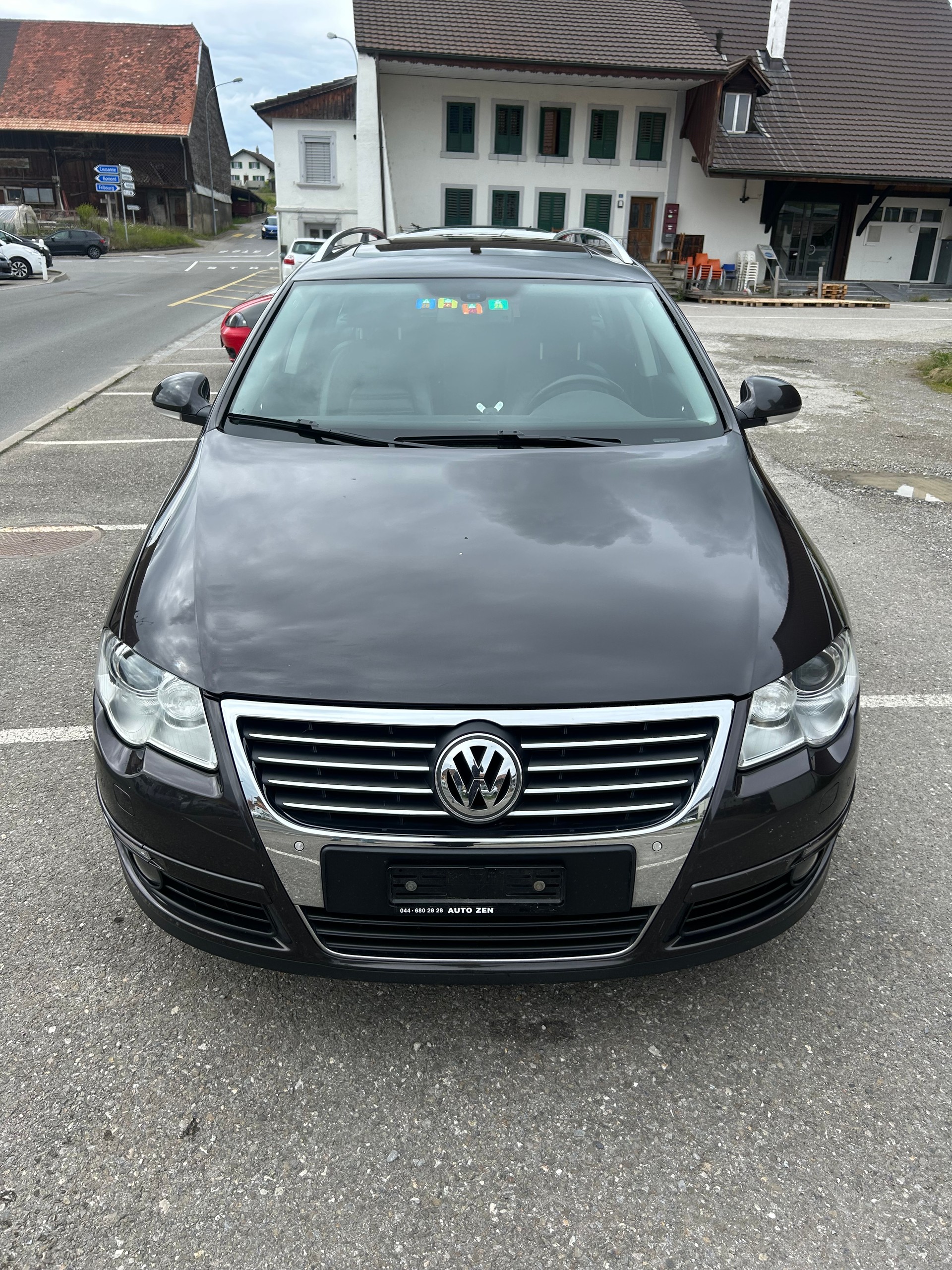 VW Passat Variant 3.2 V6 FSI Sportline 4Motion-image-1