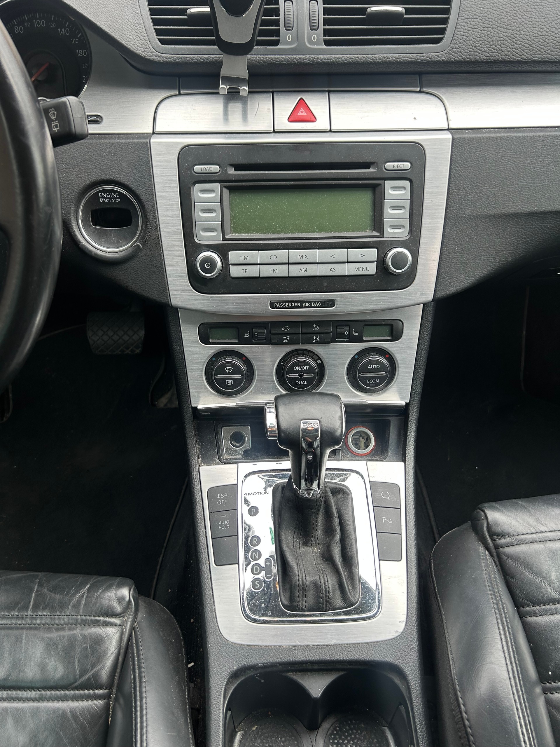 VW Passat Variant 3.2 V6 FSI Sportline 4Motion-image-8