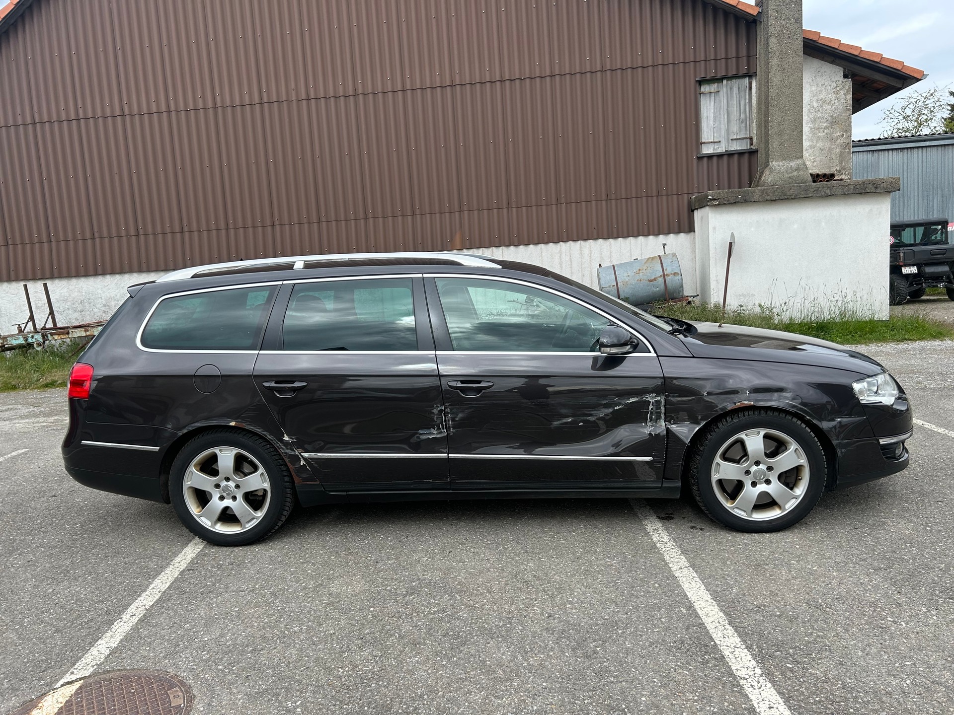 VW Passat Variant 3.2 V6 FSI Sportline 4Motion-image-4