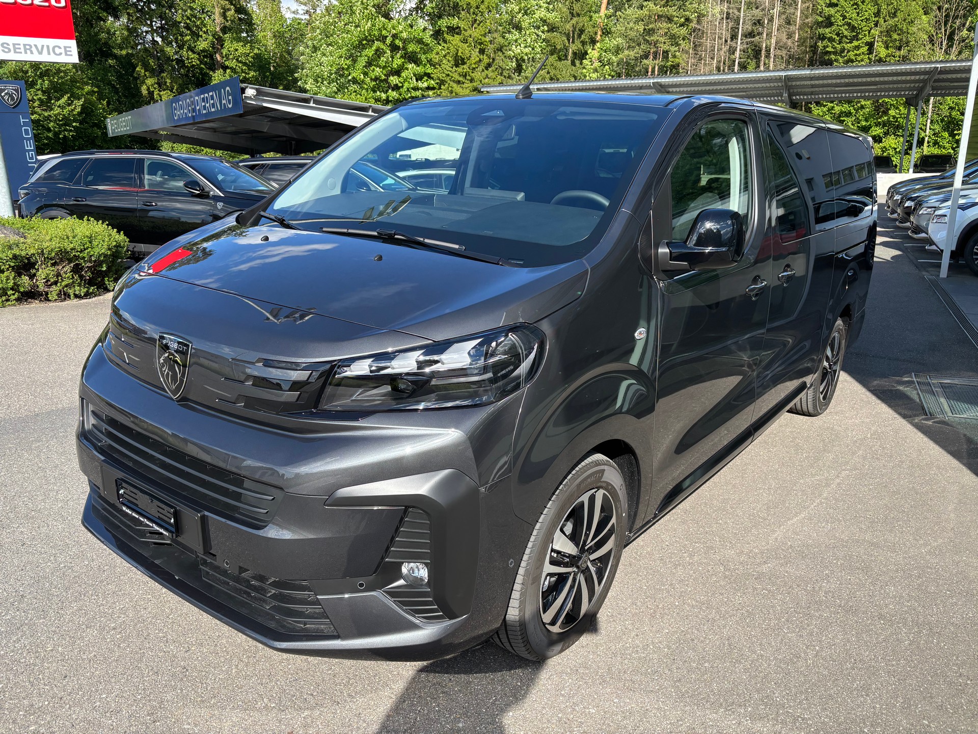 PEUGEOT Traveller Family Long EAT8-image-1