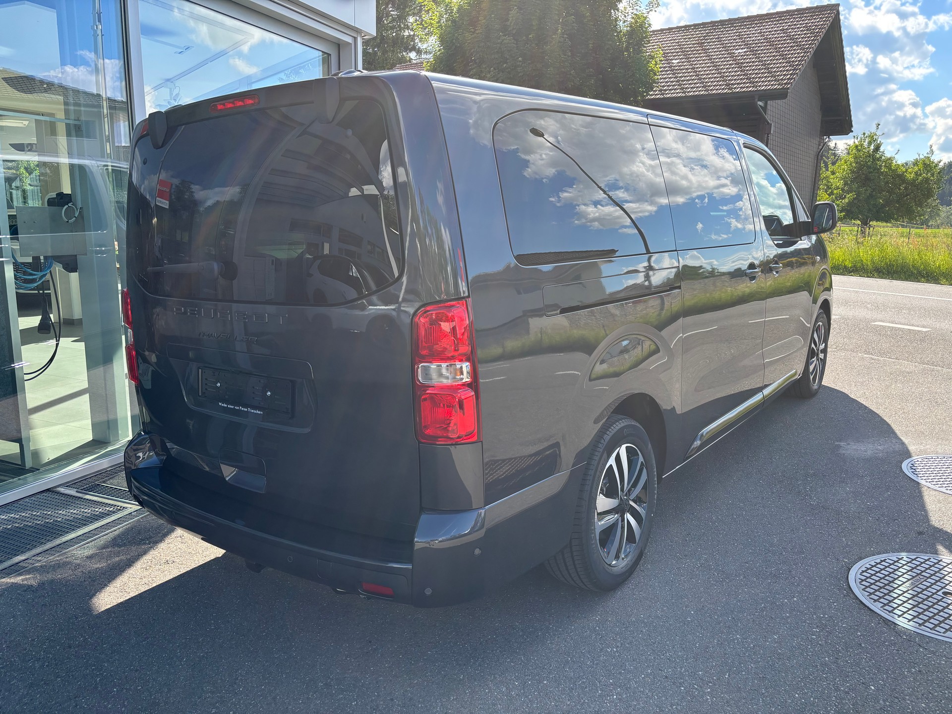 PEUGEOT Traveller Family Long EAT8-image-3