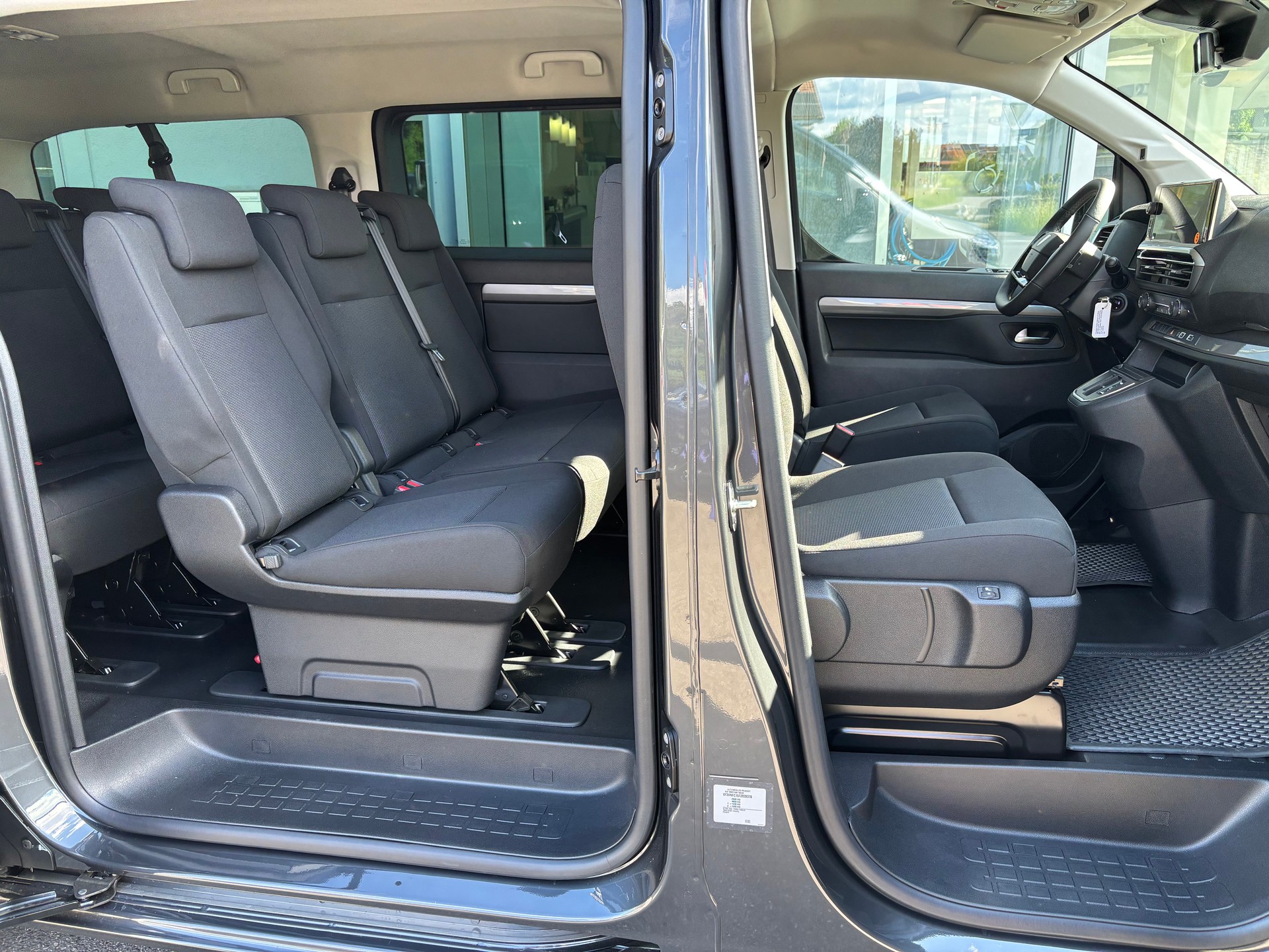 PEUGEOT Traveller Family Long EAT8-image-7
