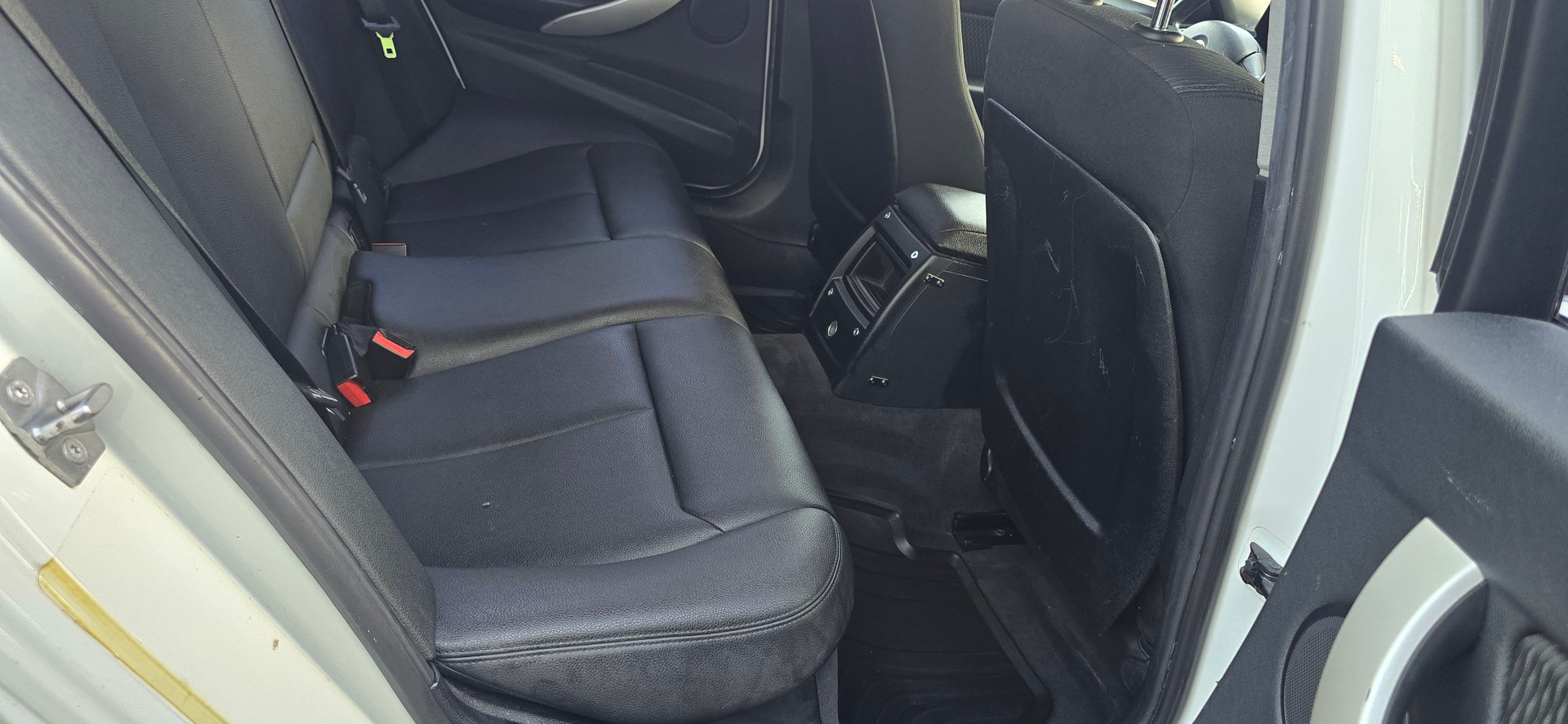 BMW 320d xDrive Touring Steptronic-image-10